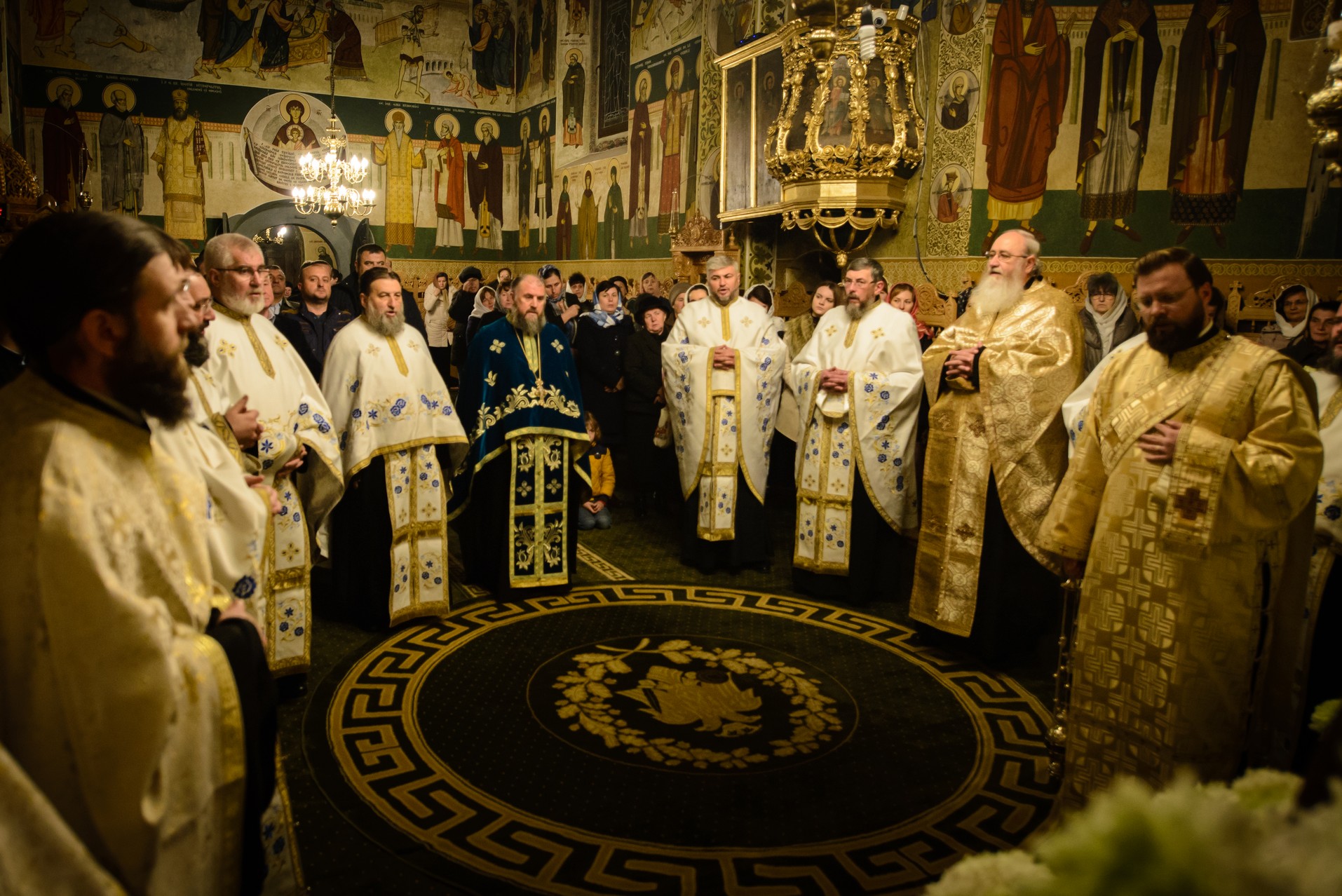 Preasfințitul Părinte Calinic Botoșăneanul, la hramul Schitului Vovidenia-Neamț: „Intrarea Maicii Domnului în biserică anticipează intrarea noastră în Biserică prin Sfintele Taine”