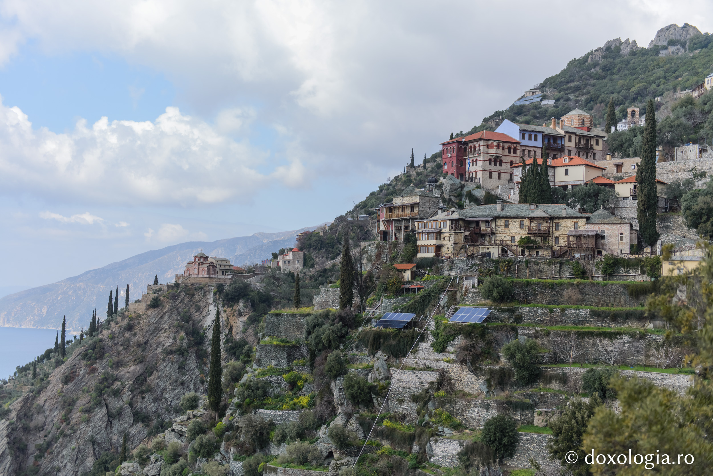 (Foto) De la Schitul „Sfânta Ana” la Katunakia – Pe potecile Athosului