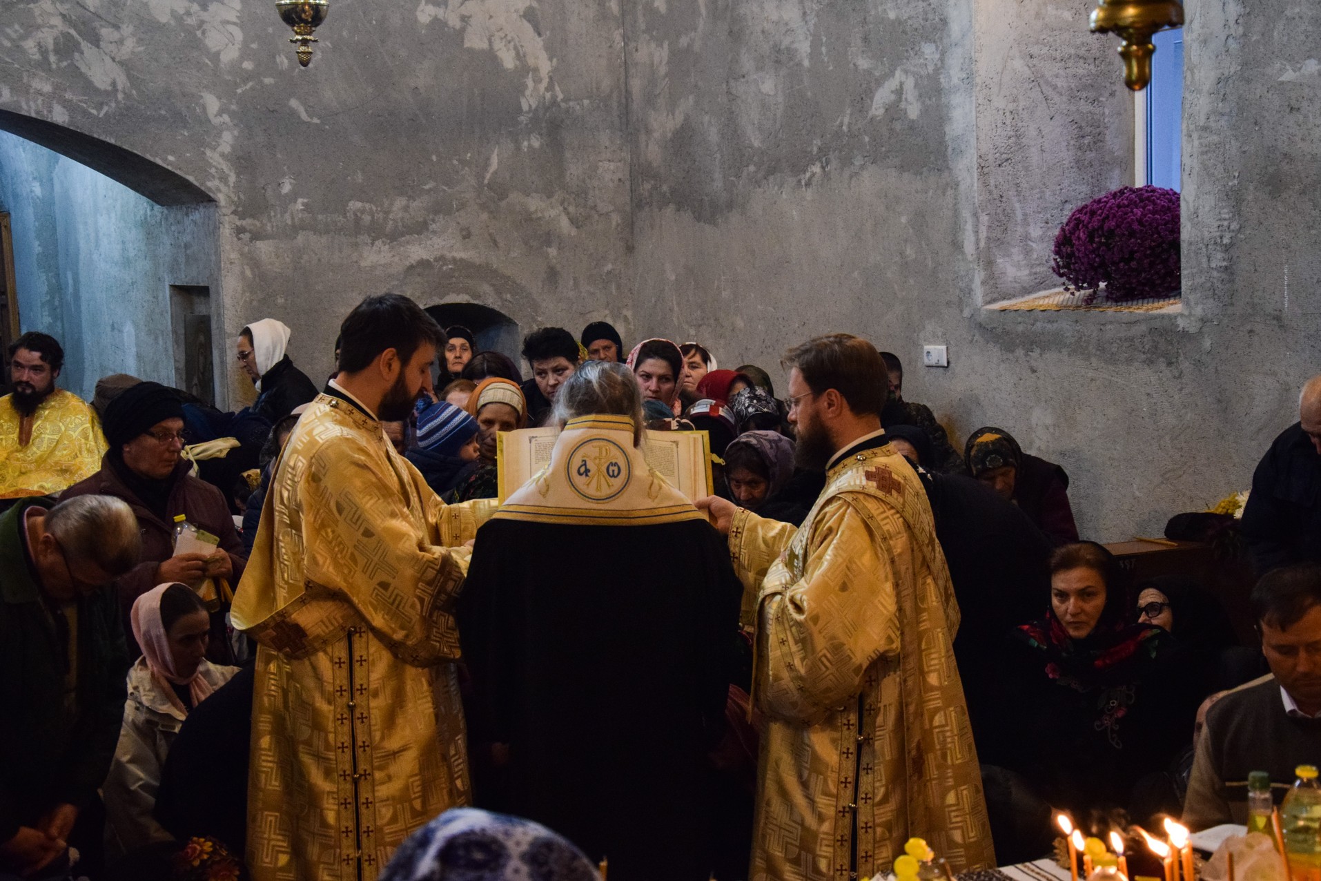 IPS Părinte Teofan, la Cerchejeni: „Cea mai mare rană sufletească este faptul că nu ne iubim îndeajuns unii pe alții”