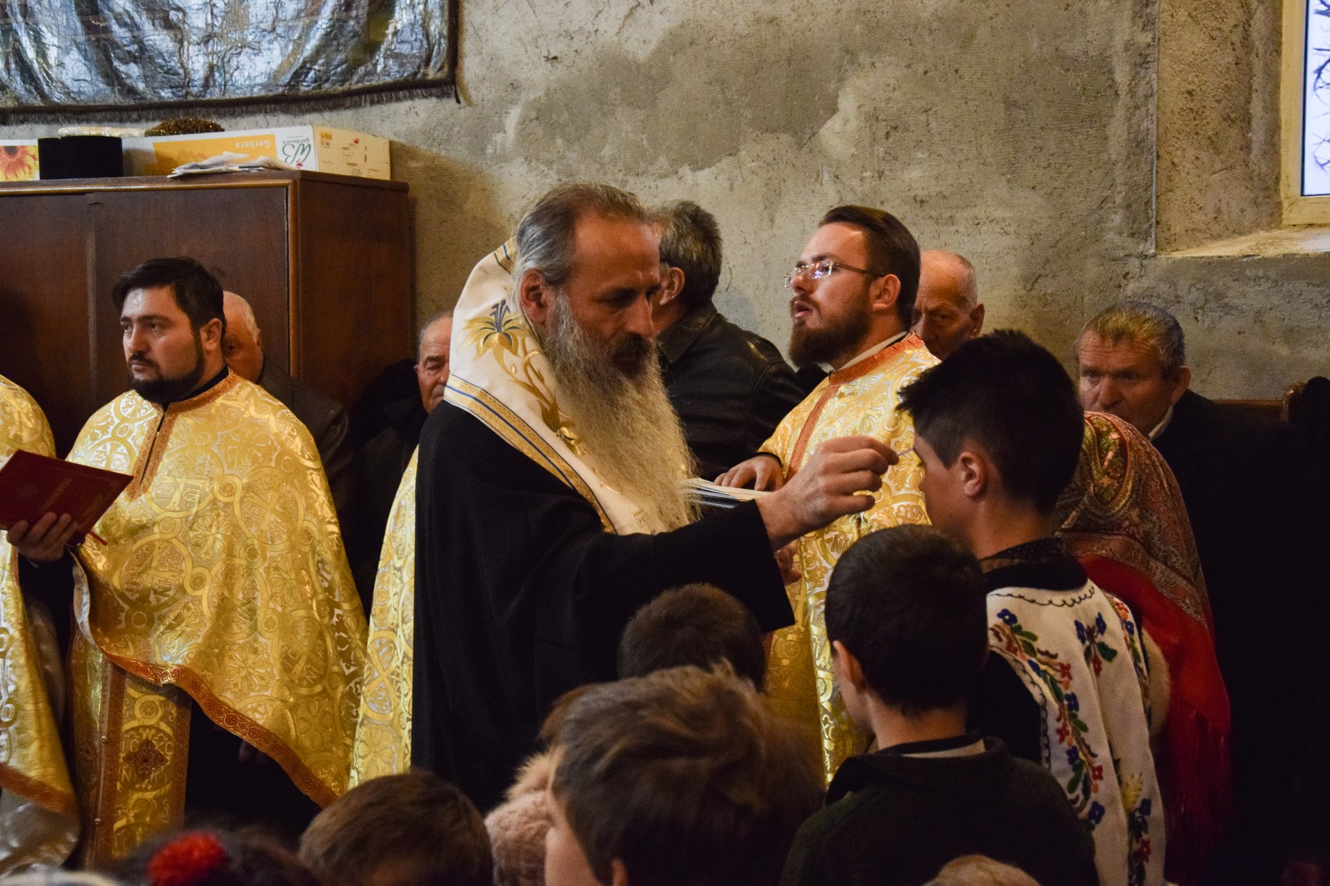 IPS Părinte Teofan, la Cerchejeni: „Cea mai mare rană sufletească este faptul că nu ne iubim îndeajuns unii pe alții”