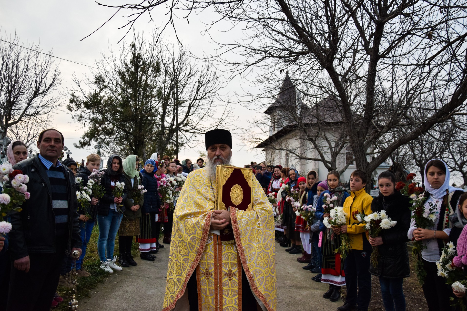 IPS Părinte Teofan, la Cerchejeni: „Cea mai mare rană sufletească este faptul că nu ne iubim îndeajuns unii pe alții”