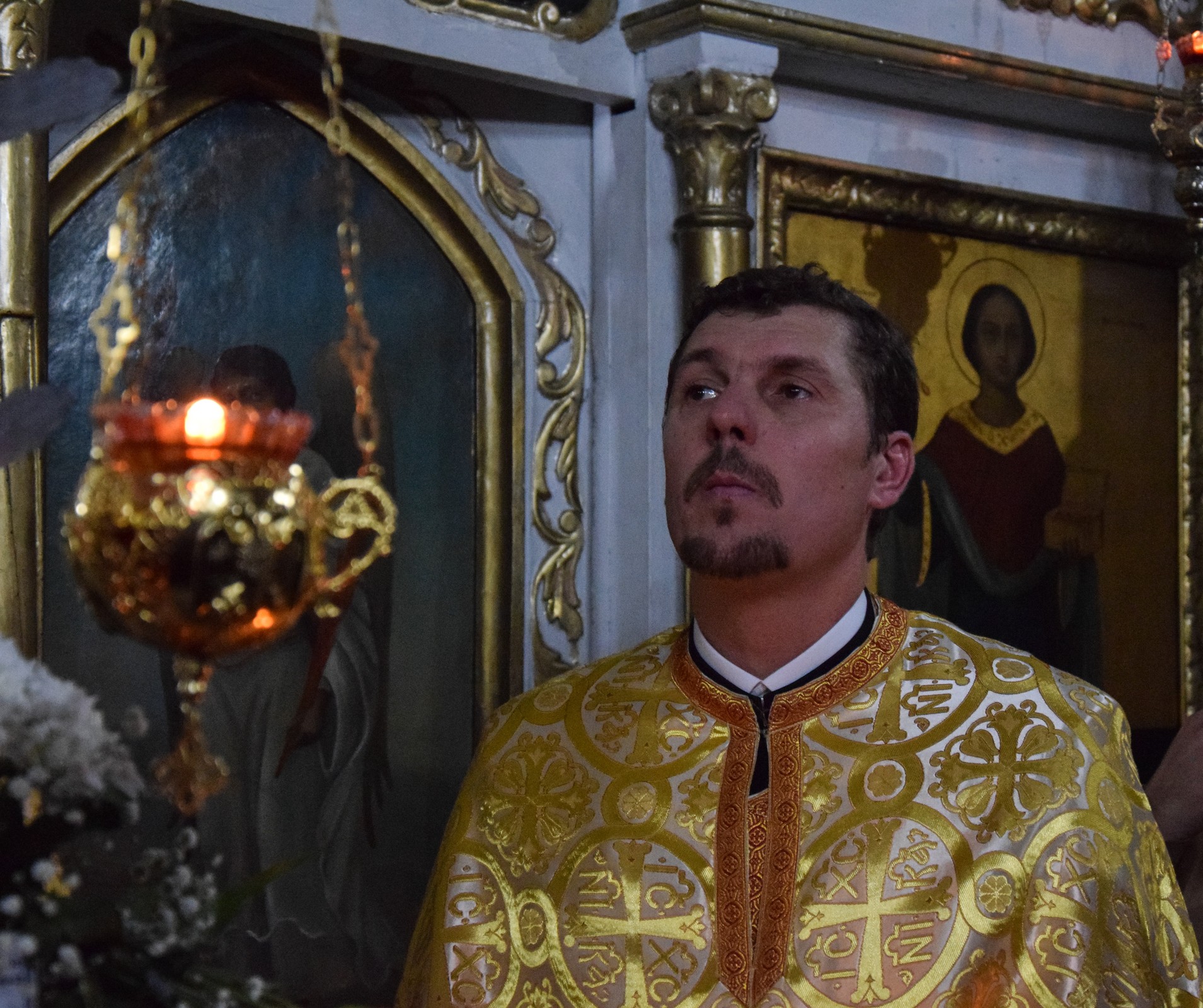 Preot Daniel-Ilie Voroneanu/ Foto: Lucian Ducan „Credinciosul trebuie să petreacă cele câteva ceasuri de seară cu gândul că a doua zi are o întâlnire cu Însuşi Dumnezeu”