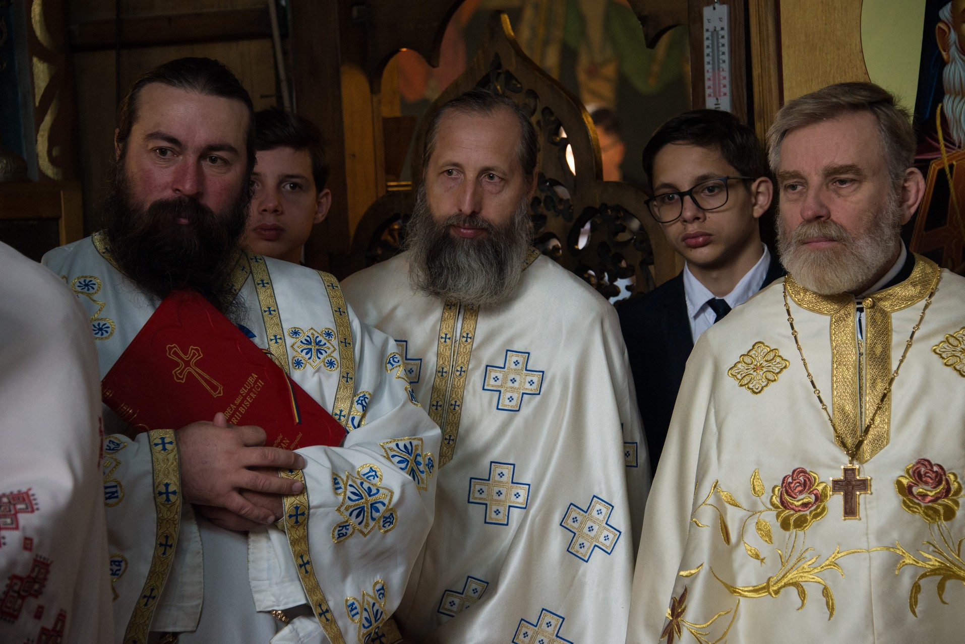 Foto: Tudorel Rusu Mitropolitul Teofan, la Parohia Hangu: „Omule, pe cine ai în inima ta, acela este dumnezeul tău”