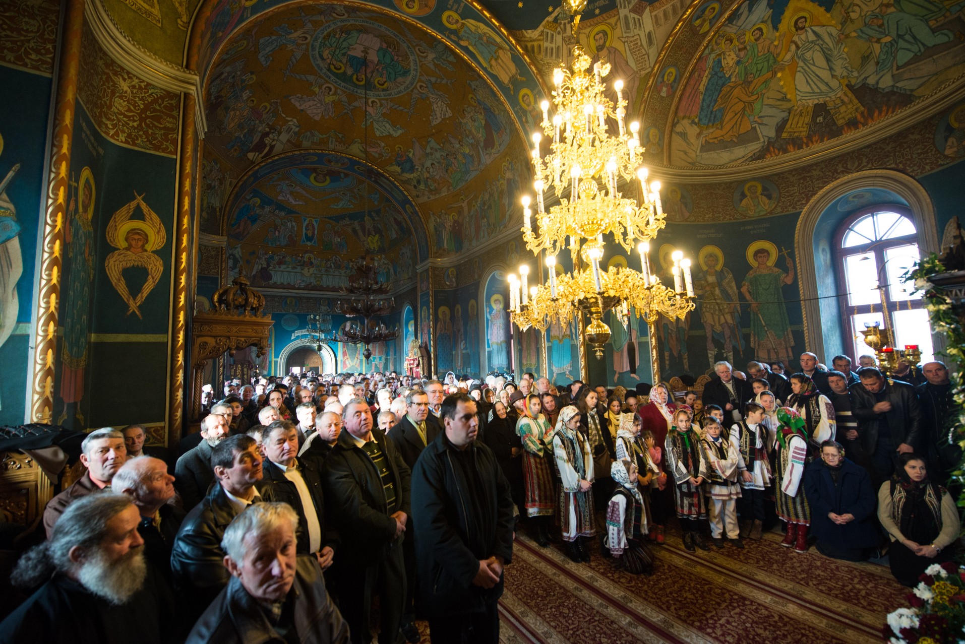 Foto: Tudorel Rusu Mitropolitul Teofan, la Parohia Hangu: „Omule, pe cine ai în inima ta, acela este dumnezeul tău”