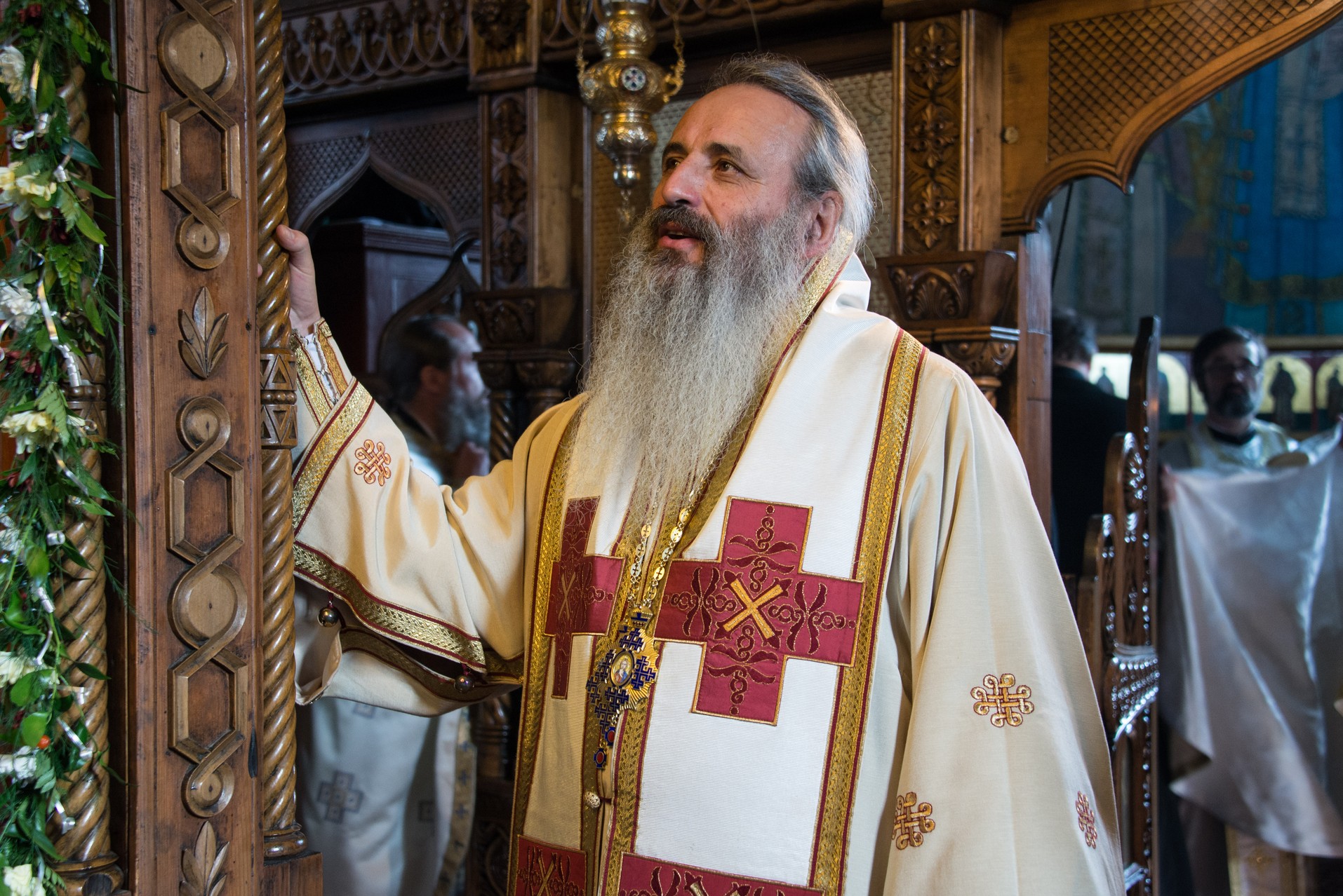 Foto: Tudorel Rusu Mitropolitul Teofan, la Parohia Hangu: „Omule, pe cine ai în inima ta, acela este dumnezeul tău”