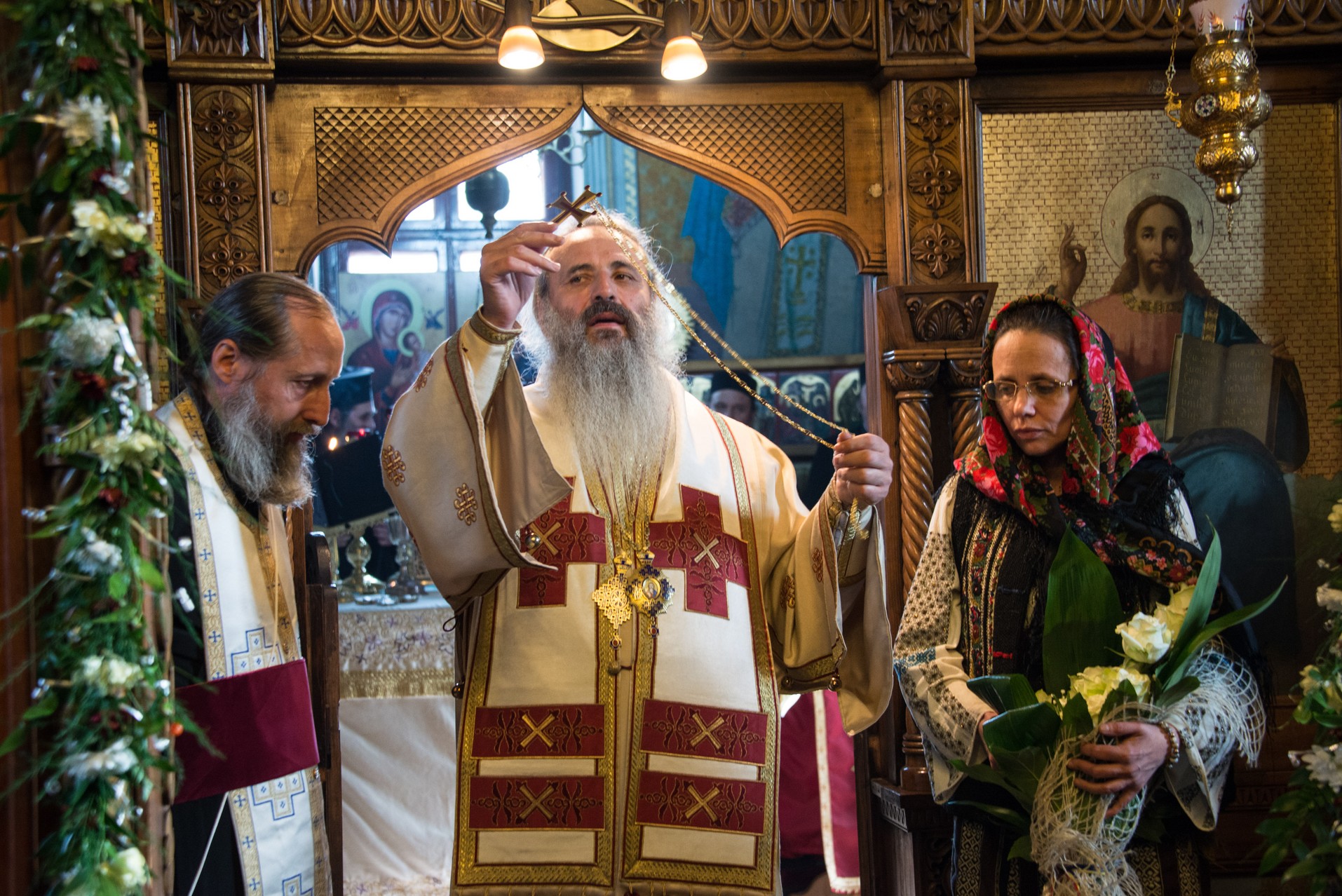 Foto: Tudorel Rusu Mitropolitul Teofan, la Parohia Hangu: „Omule, pe cine ai în inima ta, acela este dumnezeul tău”