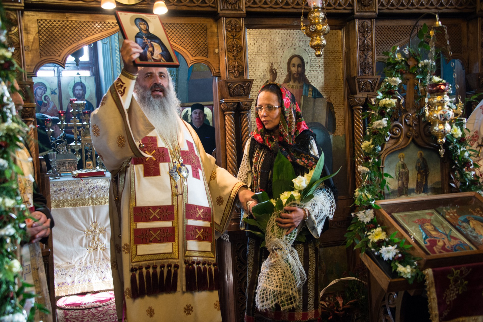 Foto: Tudorel Rusu Mitropolitul Teofan, la Parohia Hangu: „Omule, pe cine ai în inima ta, acela este dumnezeul tău”