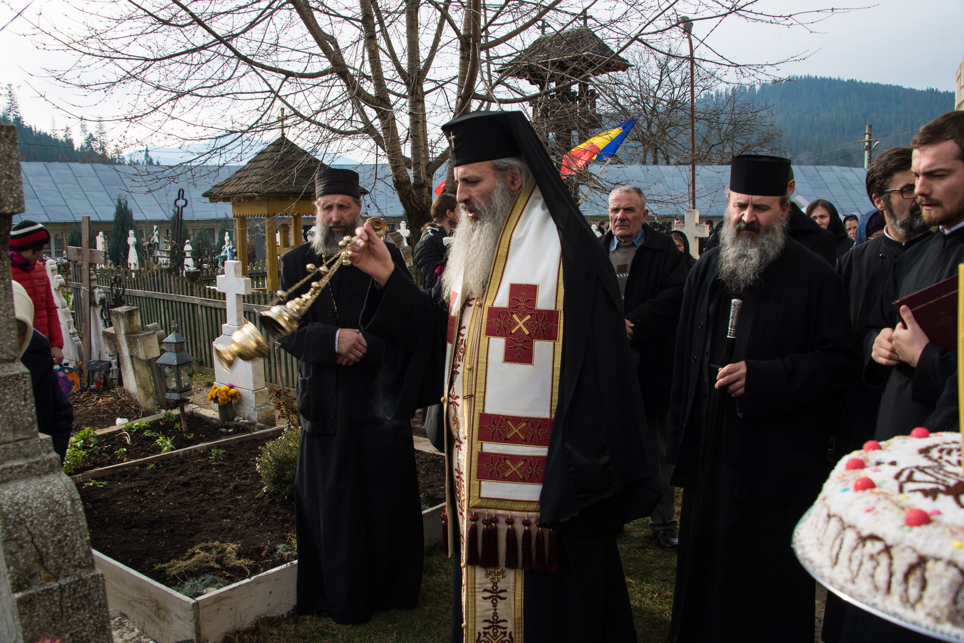 Foto: Tudorel Rusu Mitropolitul Teofan, la Parohia Hangu: „Omule, pe cine ai în inima ta, acela este dumnezeul tău”