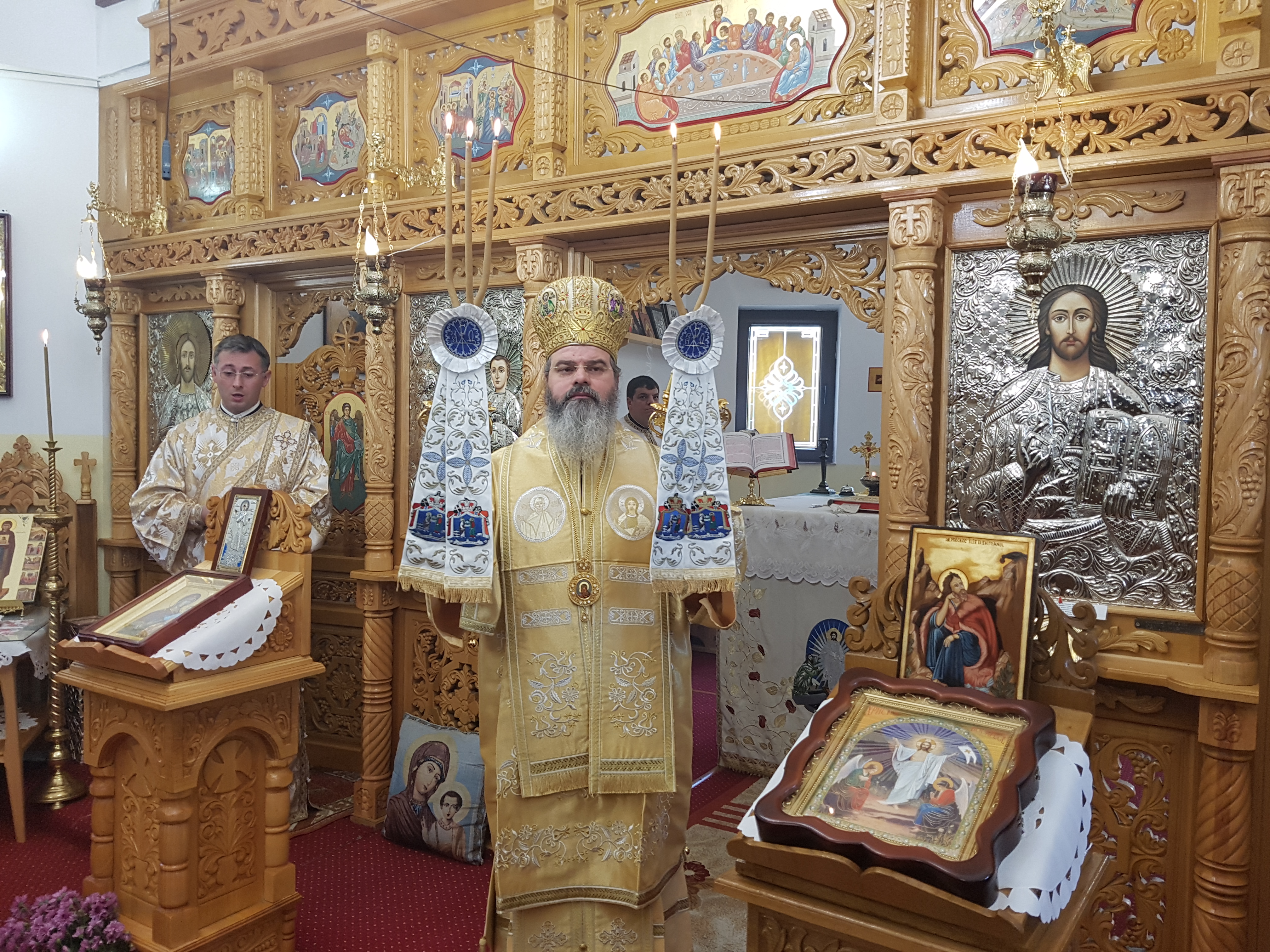 PS Ignatie a slujit la Biserica „Sfântul Ilie” din Huşi