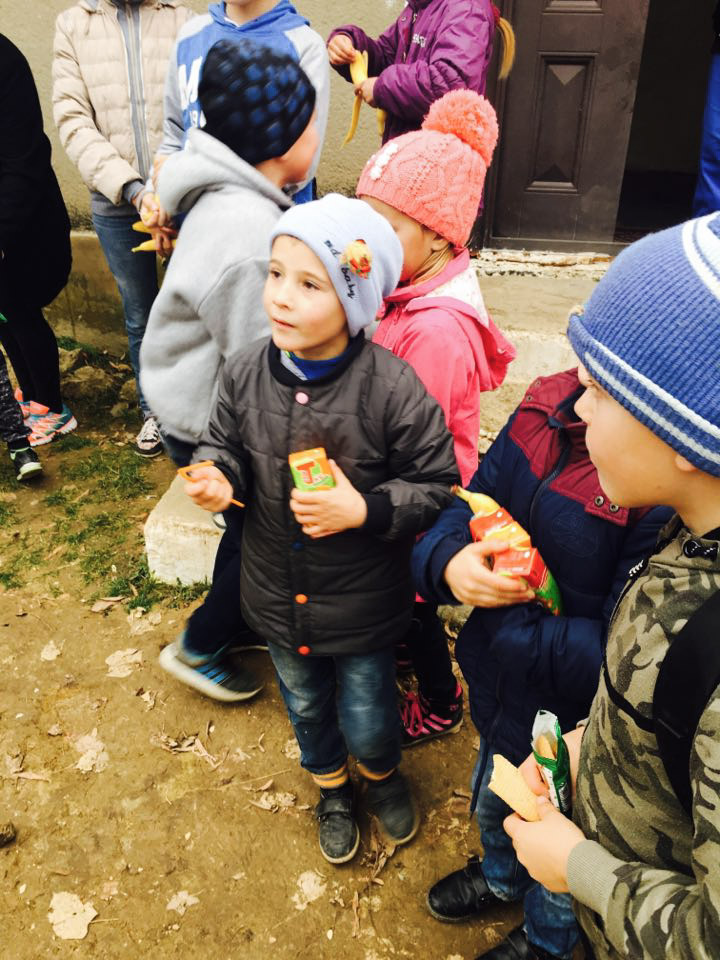 Mobilier nou pentru școala din Piscul Rusului