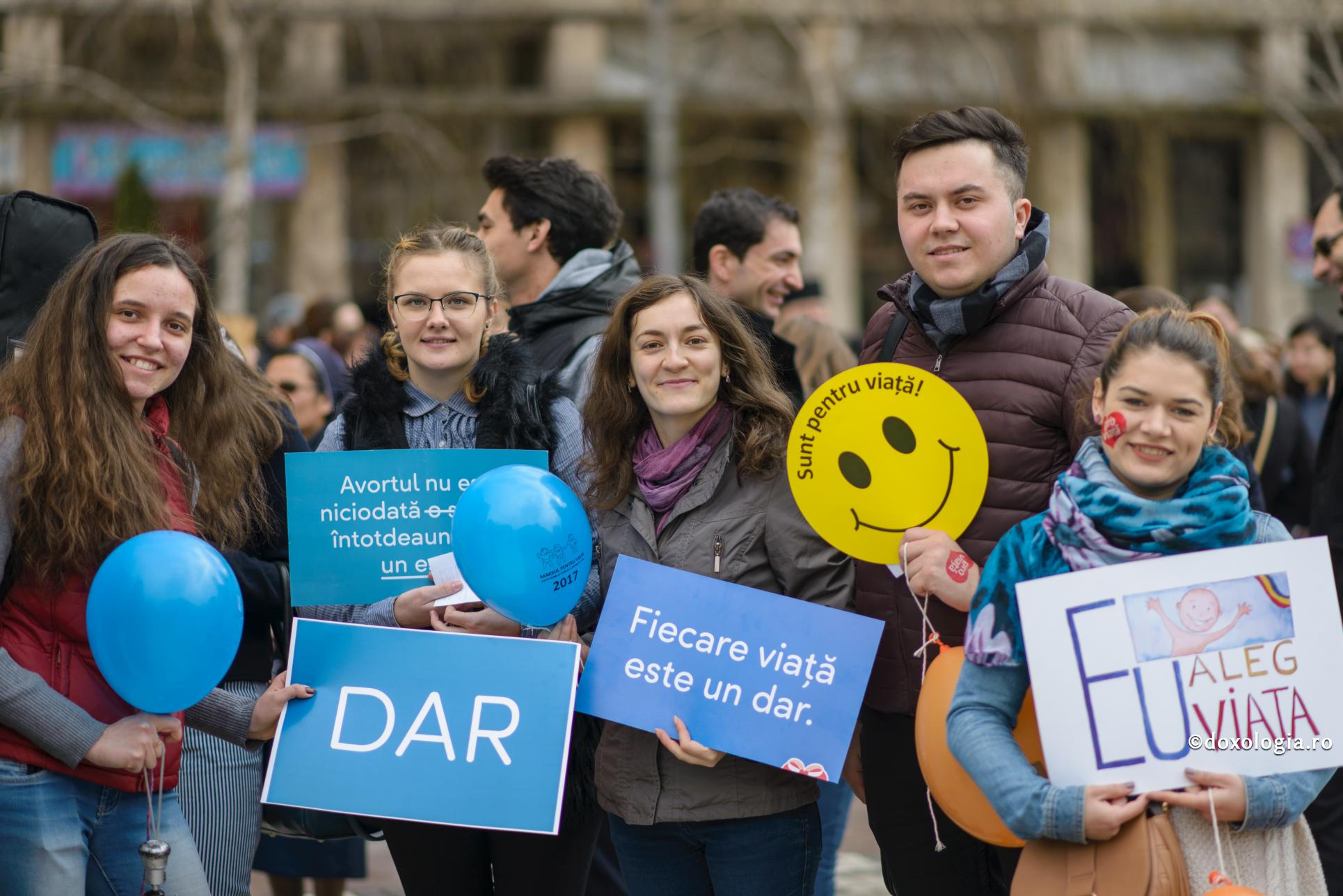 Adolescenții au nevoie de un anumit fel de participare la viața Bisericii / Foto: Oana Nechifor tineri la Marșul pentru viață
