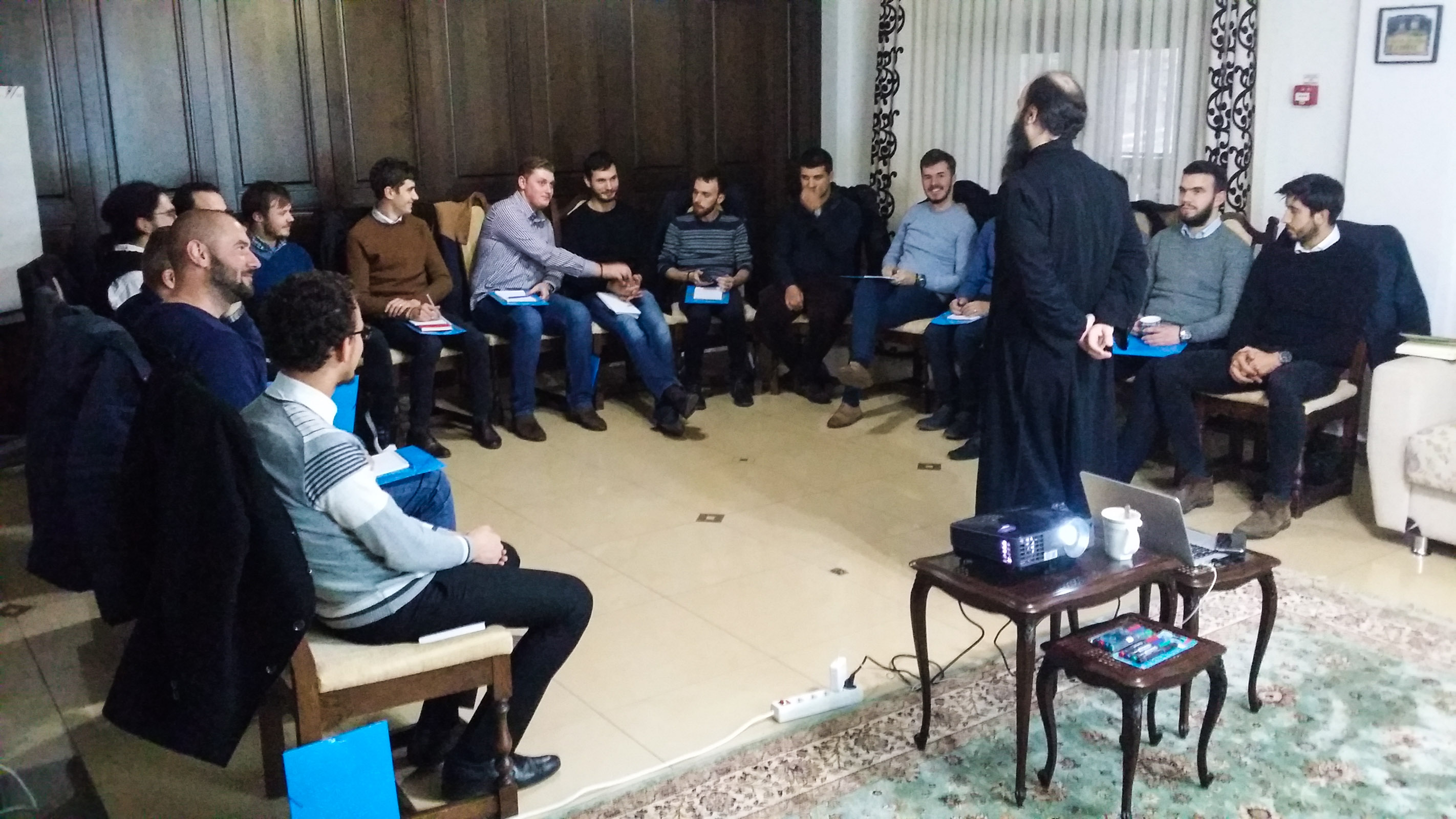 Experienţe de formare la mănăstirile din Bucovina pentru studenții din anul al II-lea al Masteratului „Misiune şi slujie pastorală”