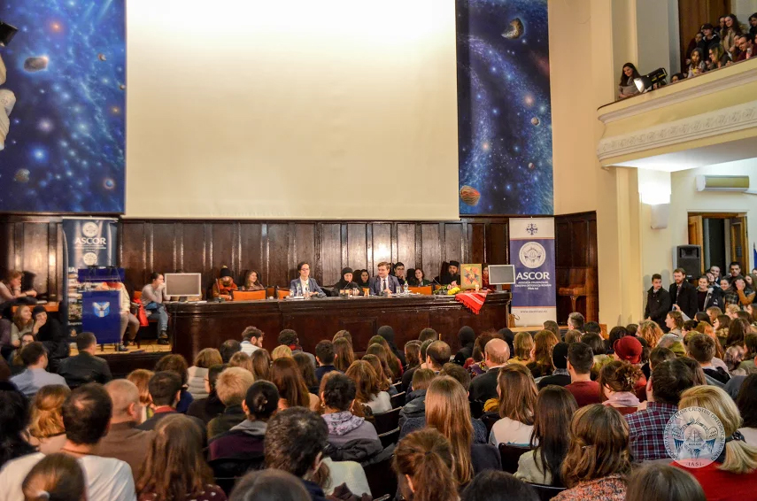 Conferinţa „Treptele iubirii – de la prietenie la căsătorie”, alături de monahia Siluana Vlad