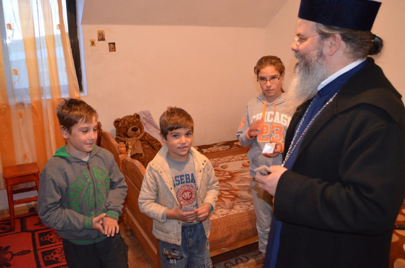 Vizite arhiereşti în Eparhia Huşilor