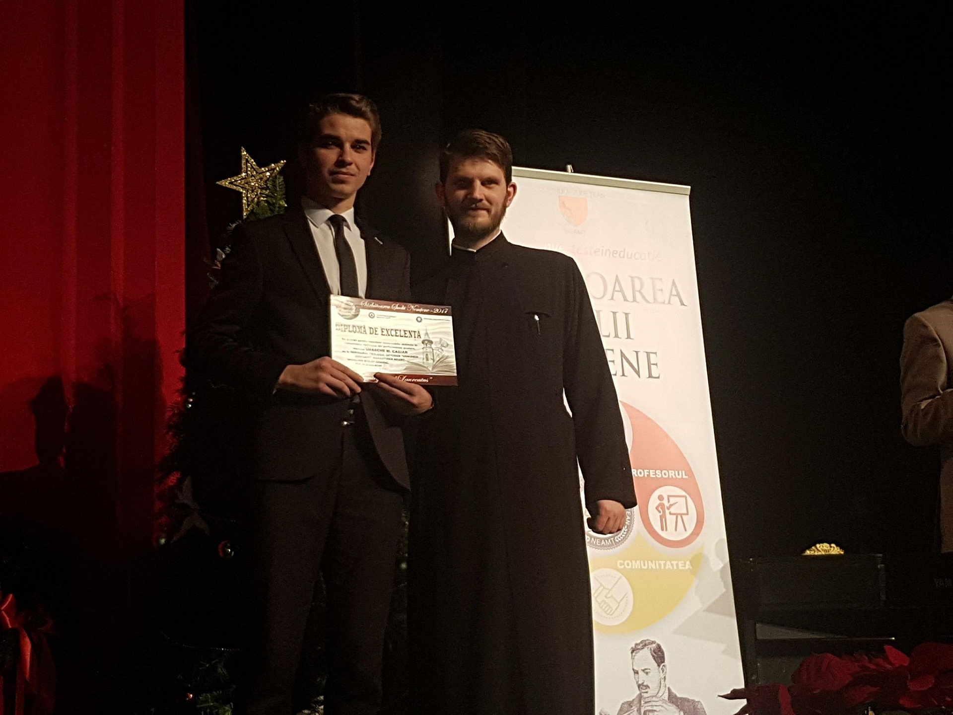 Elevii olimpici ai Seminarului Teologic „Veniamin Costachi” de la Mănăstirea Neamț, premiați la Sărbătoarea Școlii Nemțene