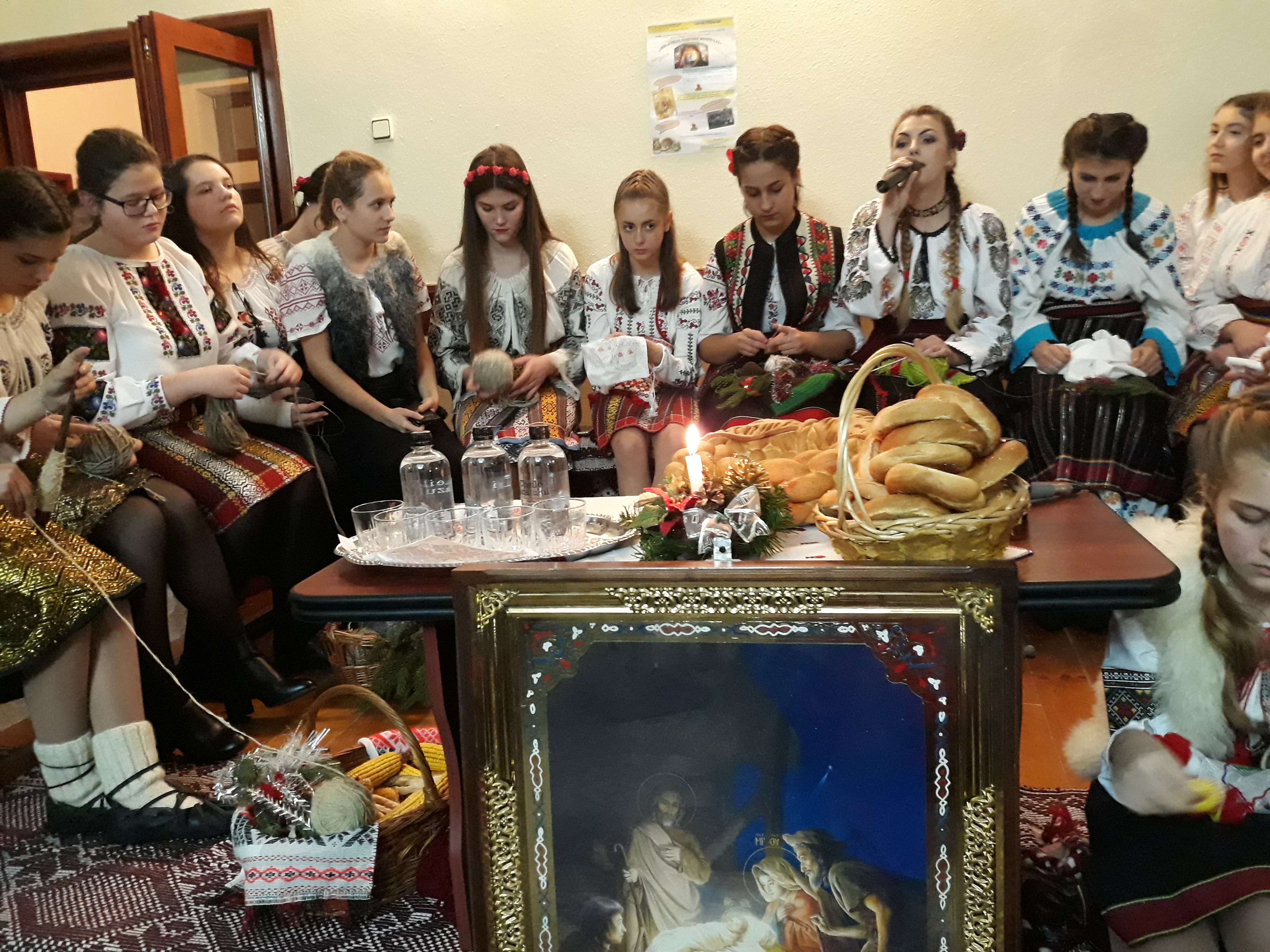 „Miracolul Crăciunului“ la Colegiul „Mihail Sadoveanu“ din Paşcani