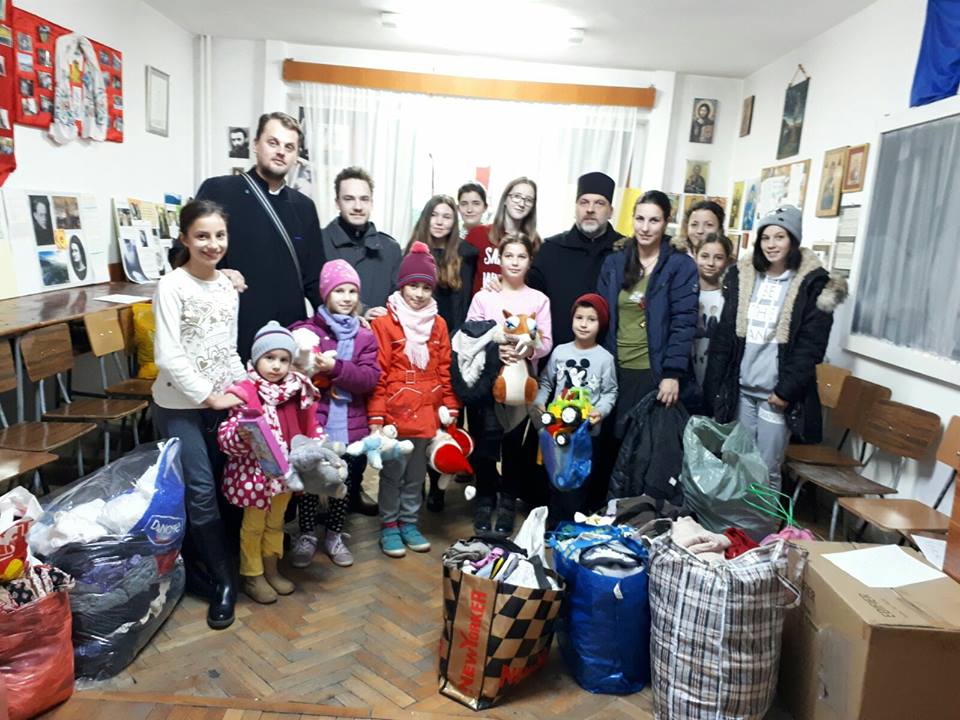 Acţiune caritabilă “Iubiţi să dăruiţi!”, la Piatra Neamţ
