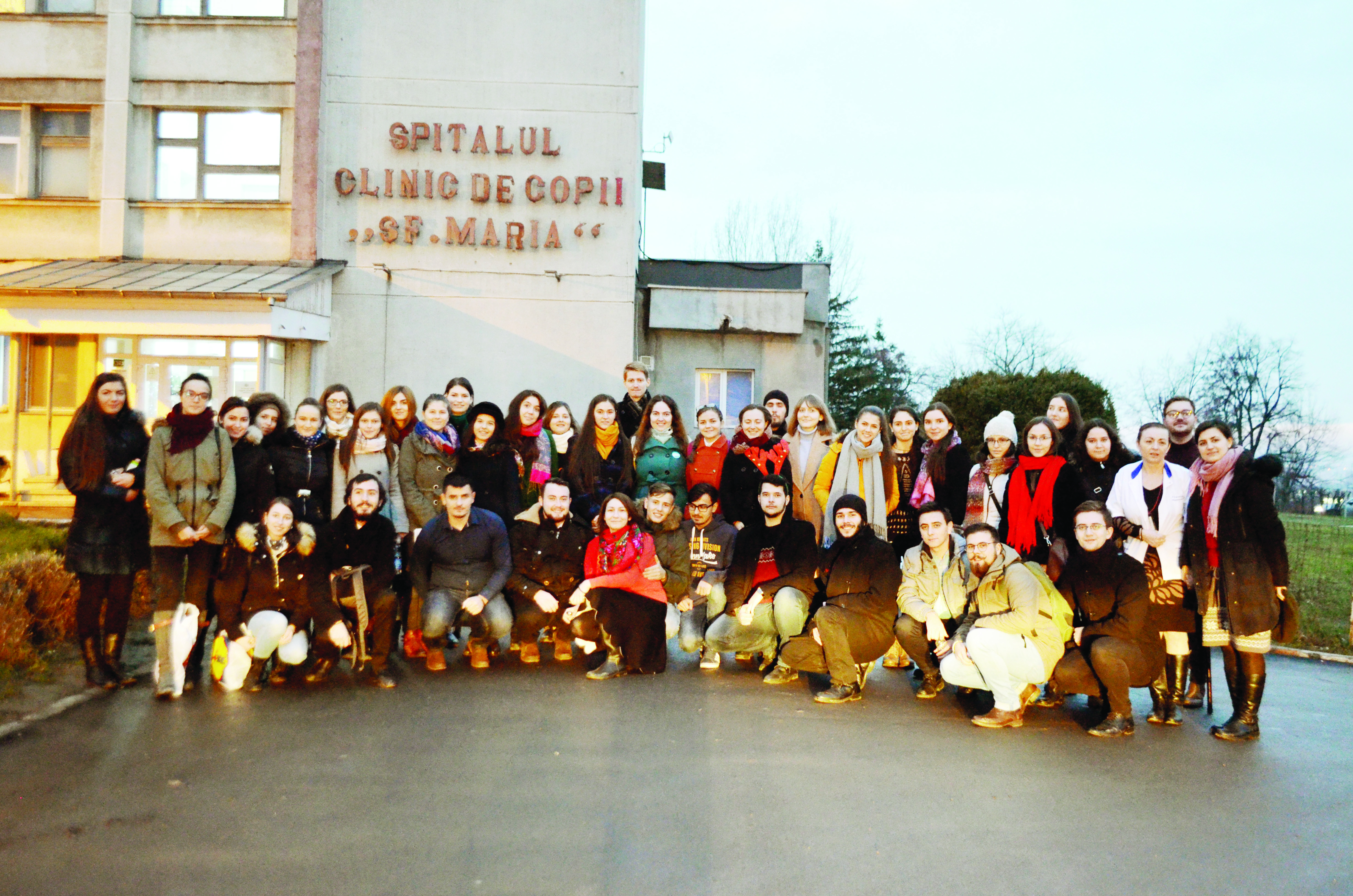 Finalul campaniei „Moş Crăciun prin spital“, organizată de ASCOR Iaşi