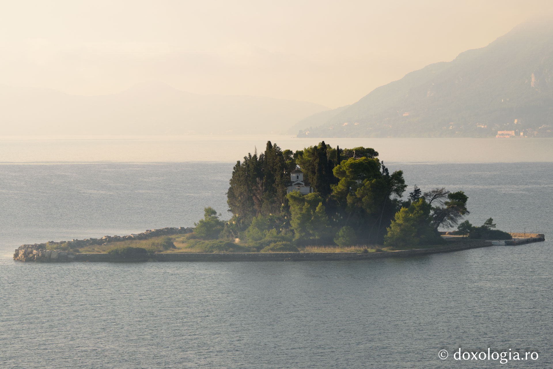 Biserica „Schimbarea la Faţă” de pe Insula Pontikonisi – Corfu