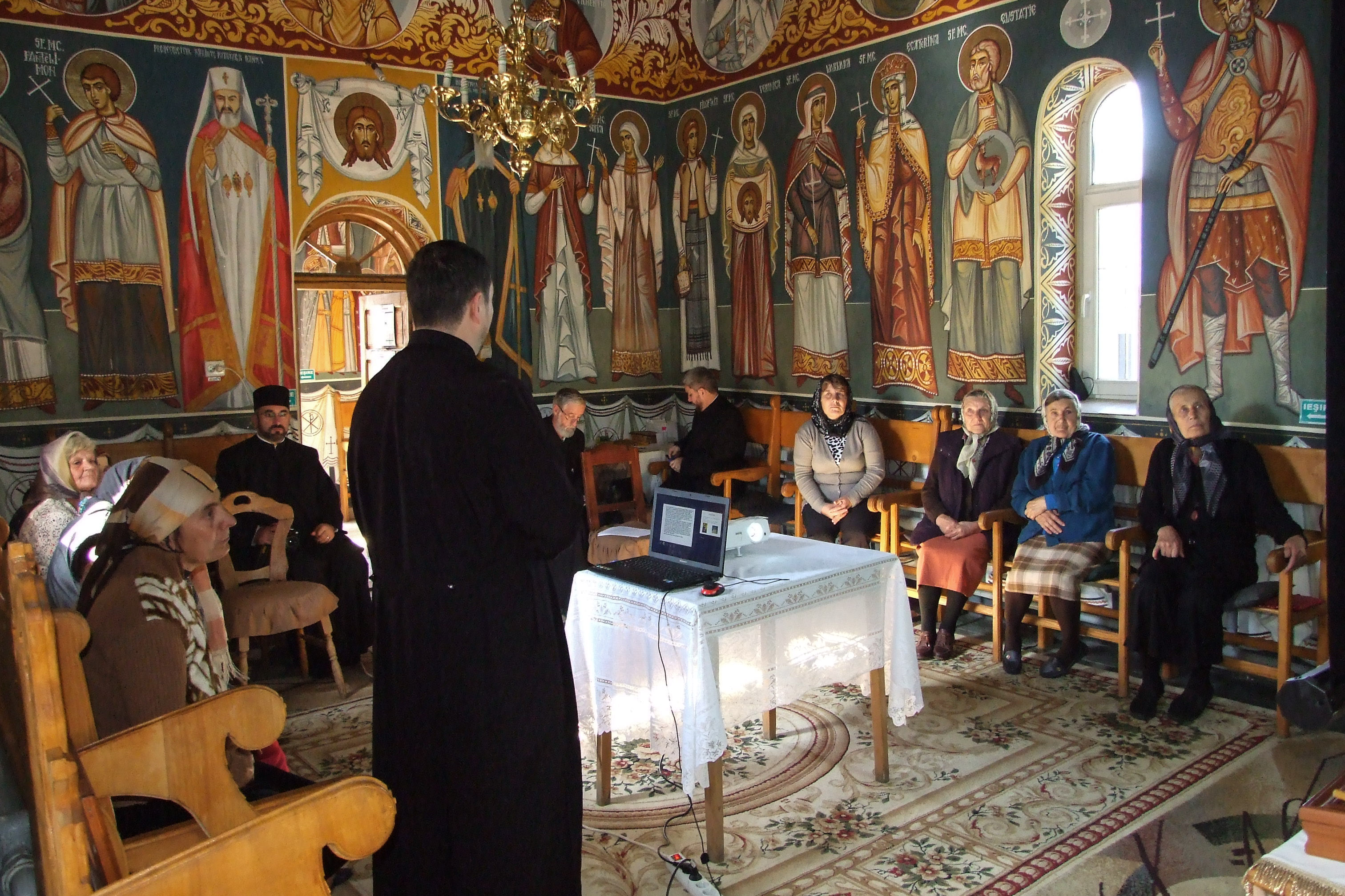 „Catehezele vin în sprijinul credincioşilor pentru întărirea credinţei”