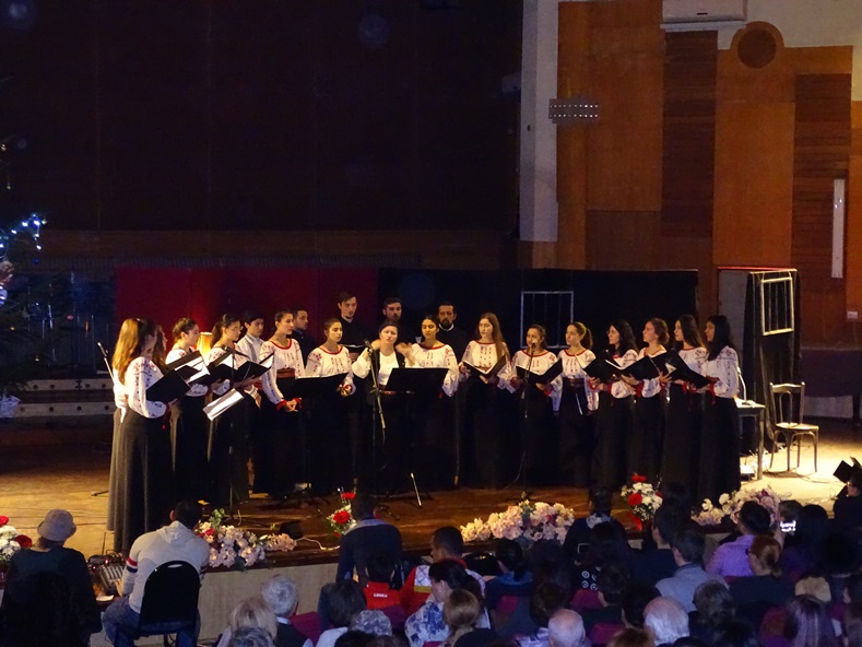 „Noapte de Crăciun“ în Protopopiatul Moineşti