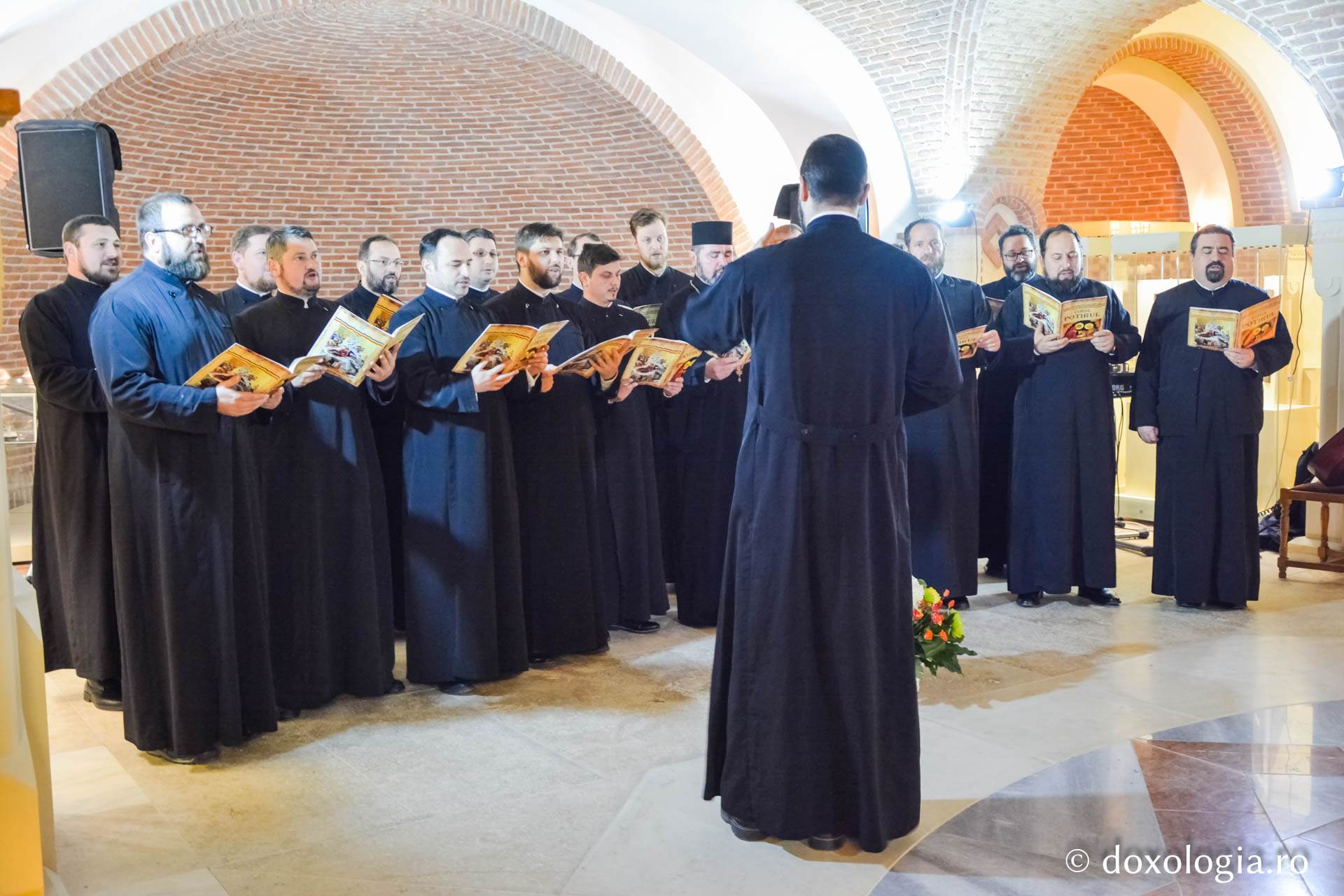 Colindători la Reședința Mitropolitană 2017 – Corul „Potirul” al protopopiatului Hârlău