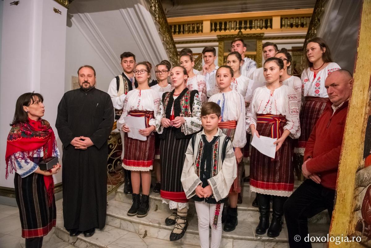 Colindători la Reședința Mitropolitană 2017 – Parohia Leţcani