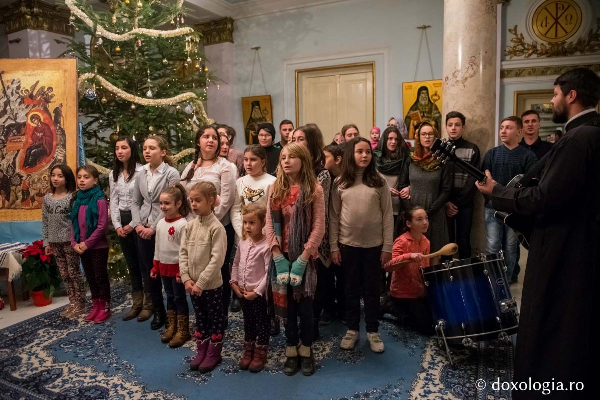 Colindători la Reședința Mitropolitană 2017 – Parohia Moimeşti