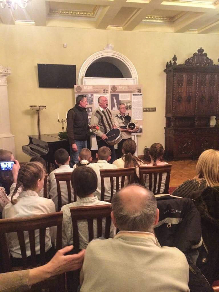 Recital de colinde la Muzeul Unirii din Iași Recital de colinde la Muzeul Unirii din Iași