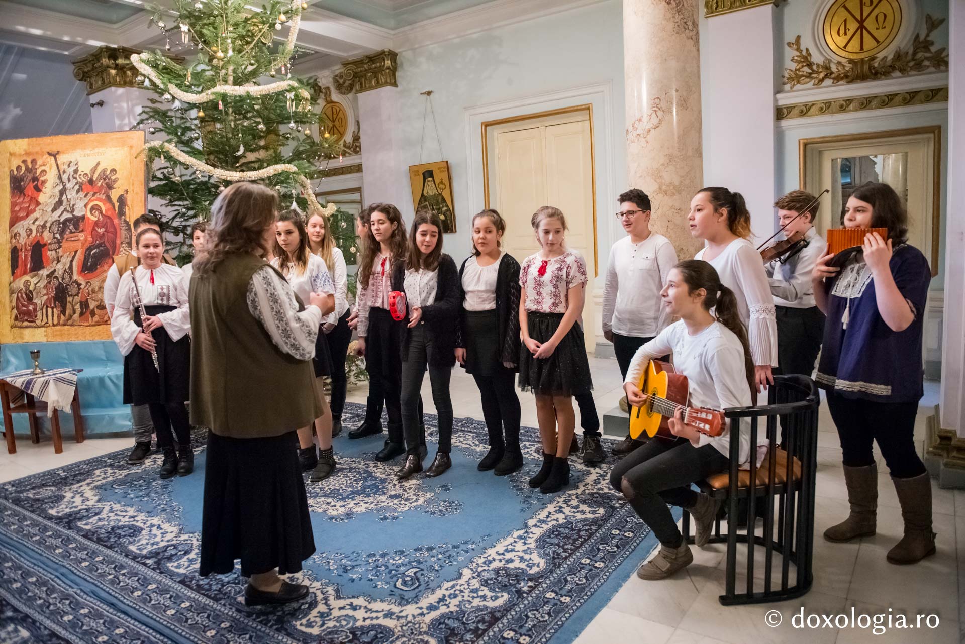 Colindători la Reședința Mitropolitană 2017 – Corul „Ichos” al Colegiului „Octav Bancila” din Iaşi