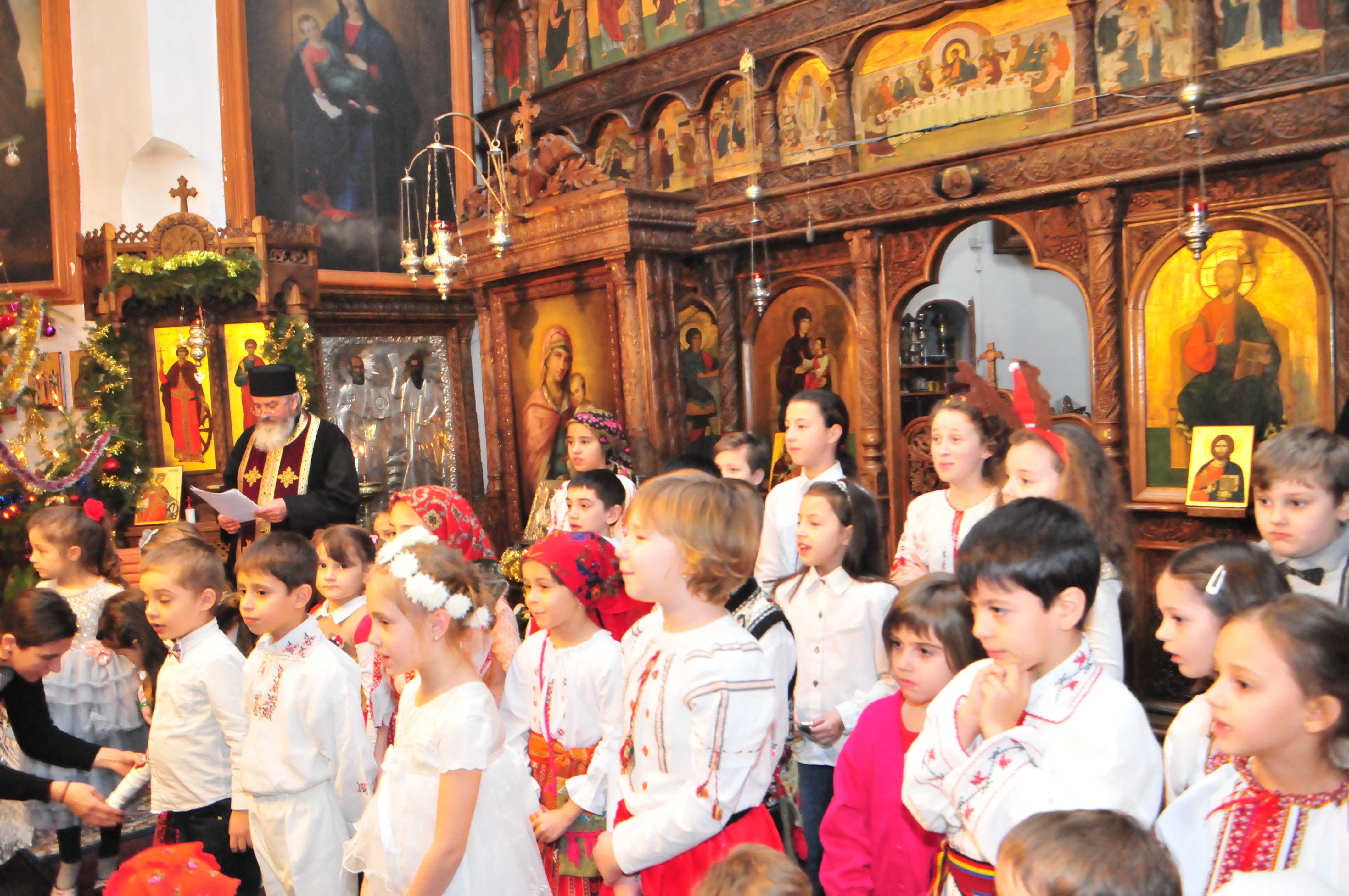 La Biserica Toma Cozma din Iaşi se desfăşoară repetiţii pentru învăţarea colindelor