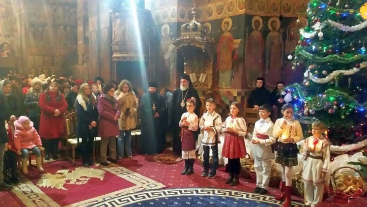Concert de colinde în Catedrala Arhiepiscopală din Roman Concert de colinde în Catedrala Arhiepiscopală din Roman