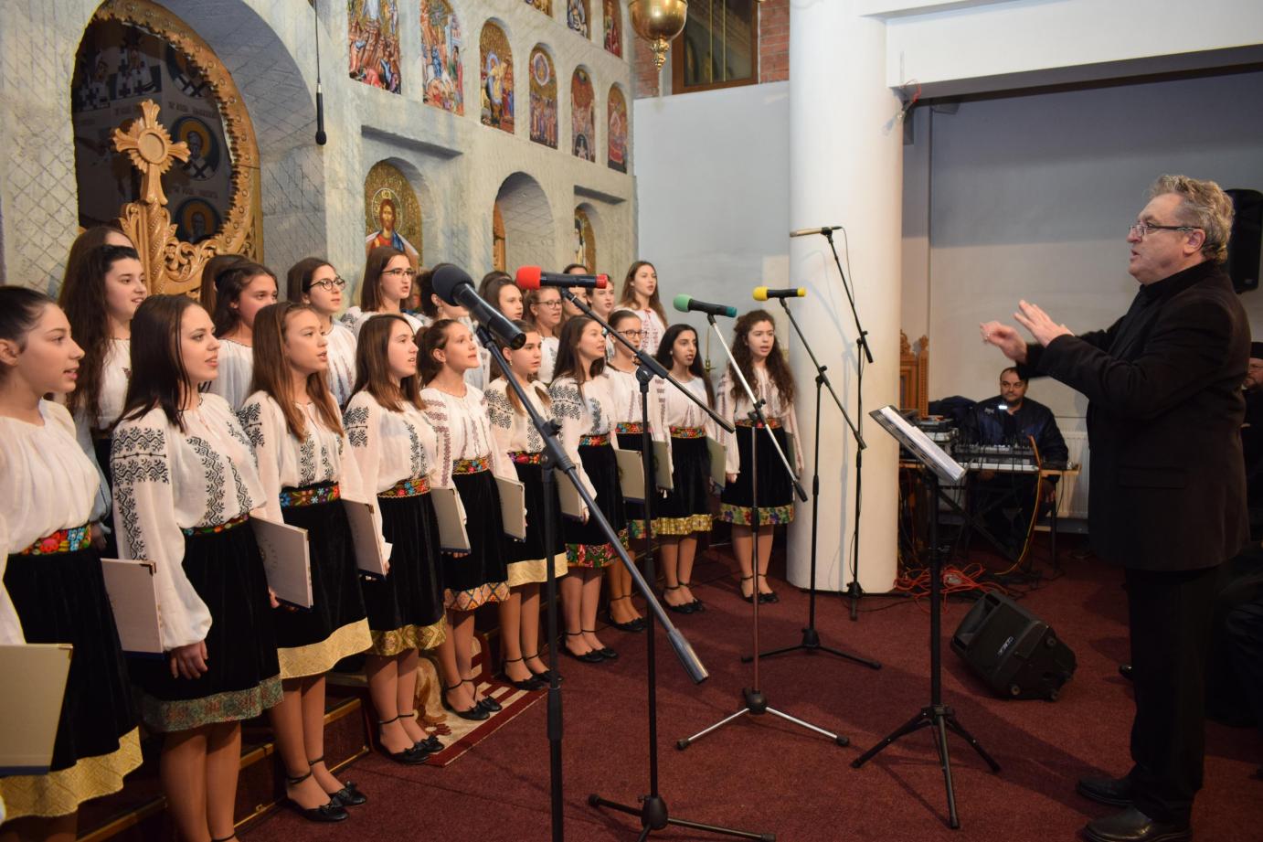 Colindul sfânt şi bun, primit în suflete de moldoveni