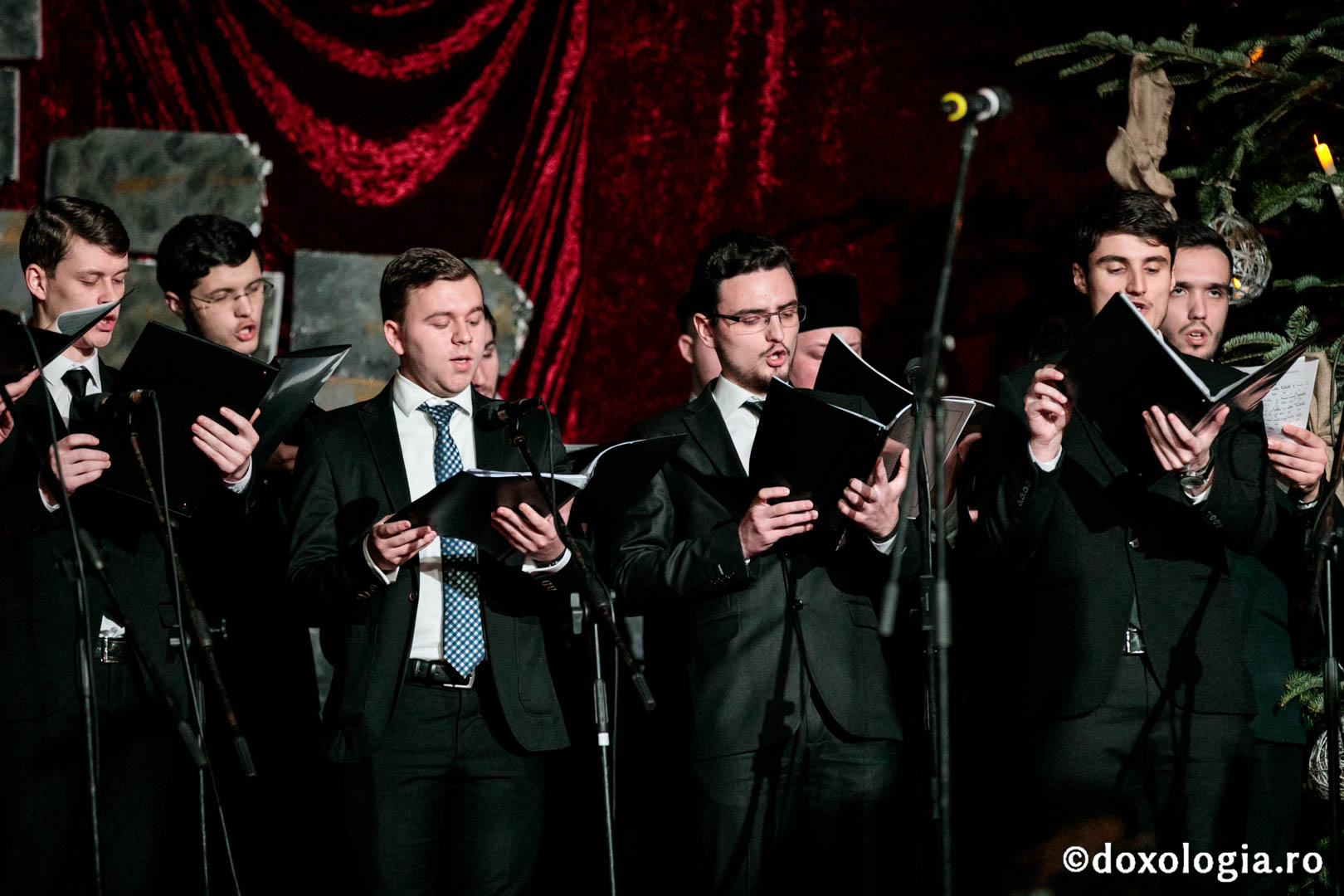 Concertul de colinde al Mitropoliei Moldovei și Bucovinei - încununare a Anului dedicat mărturisitorilor din temnițele comuniste