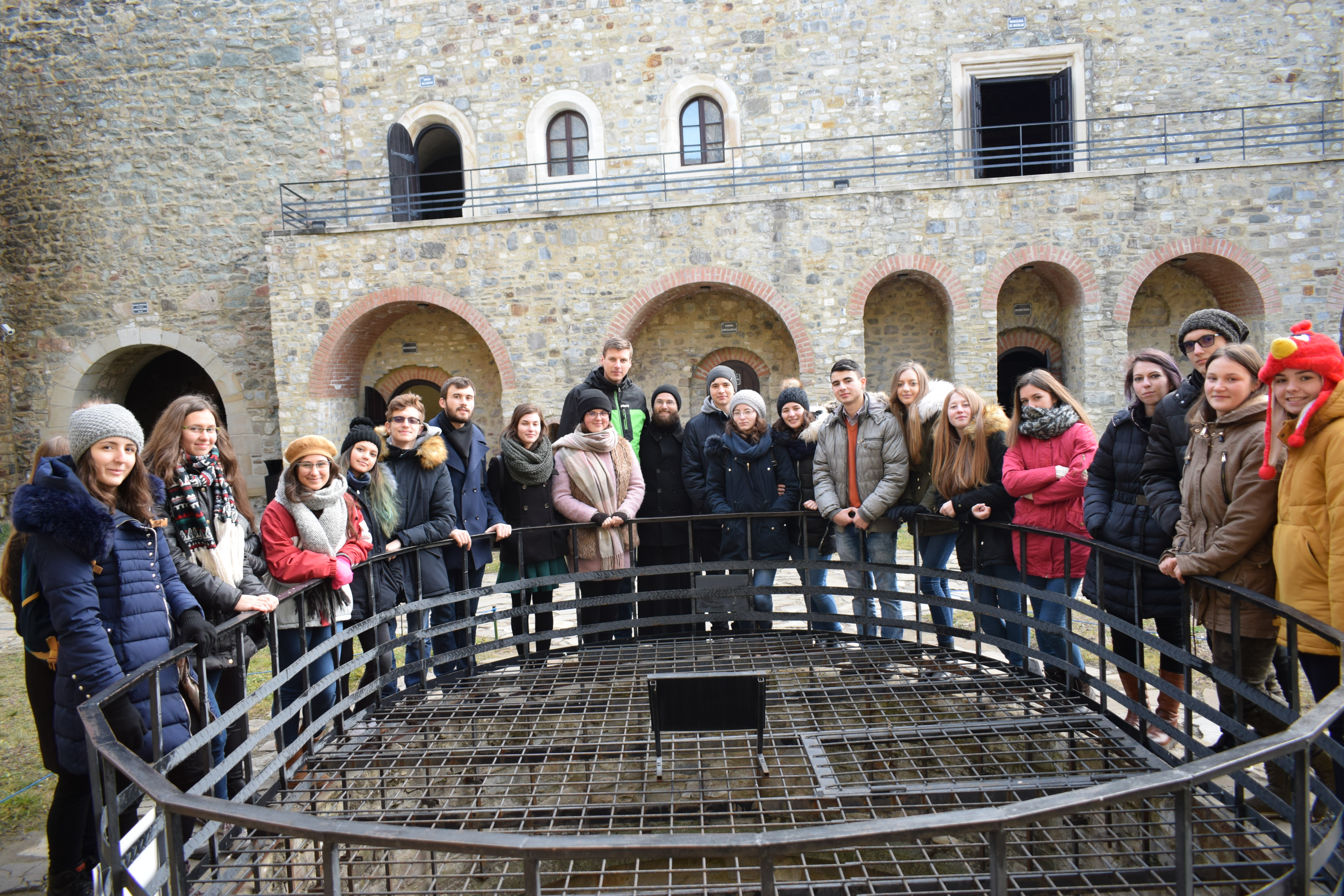 Tineri în dialog pe Muntele Ceahlău