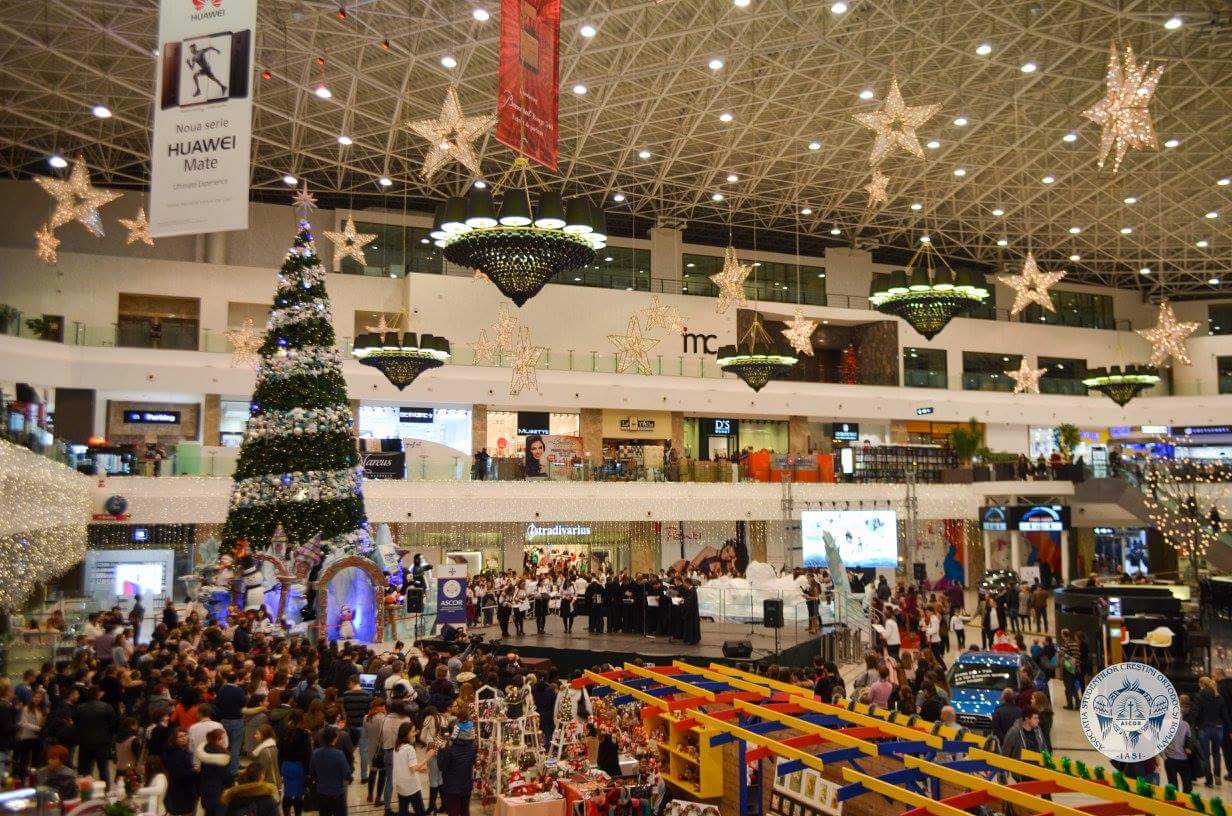 Concert caritabil de colinde la Palas Mall, organizat de ASCOR Iaşi