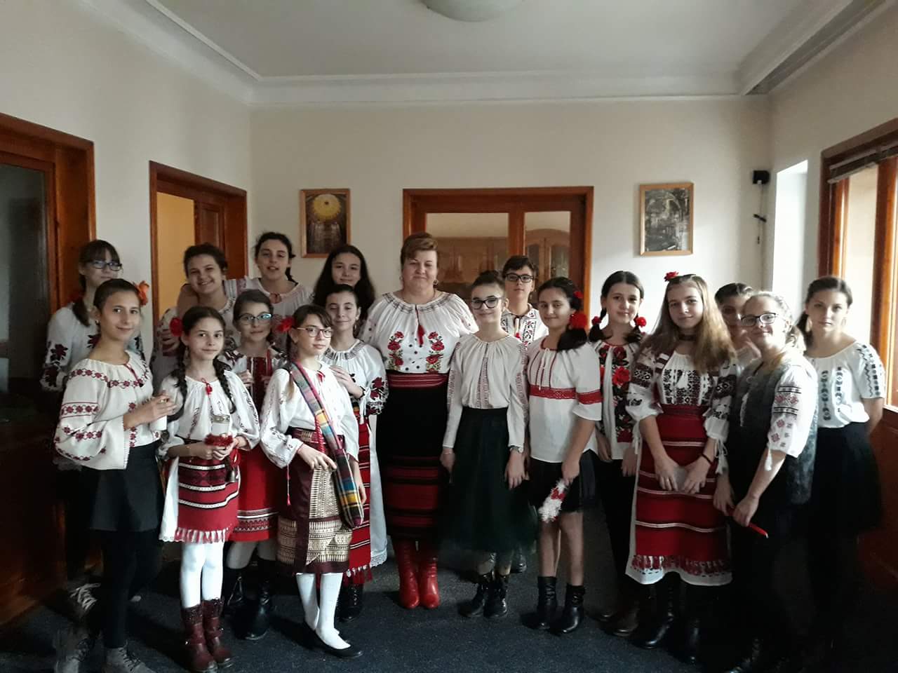 „Miracolul Crăciunului“ la Colegiul „Mihail Sadoveanu“ din Paşcani