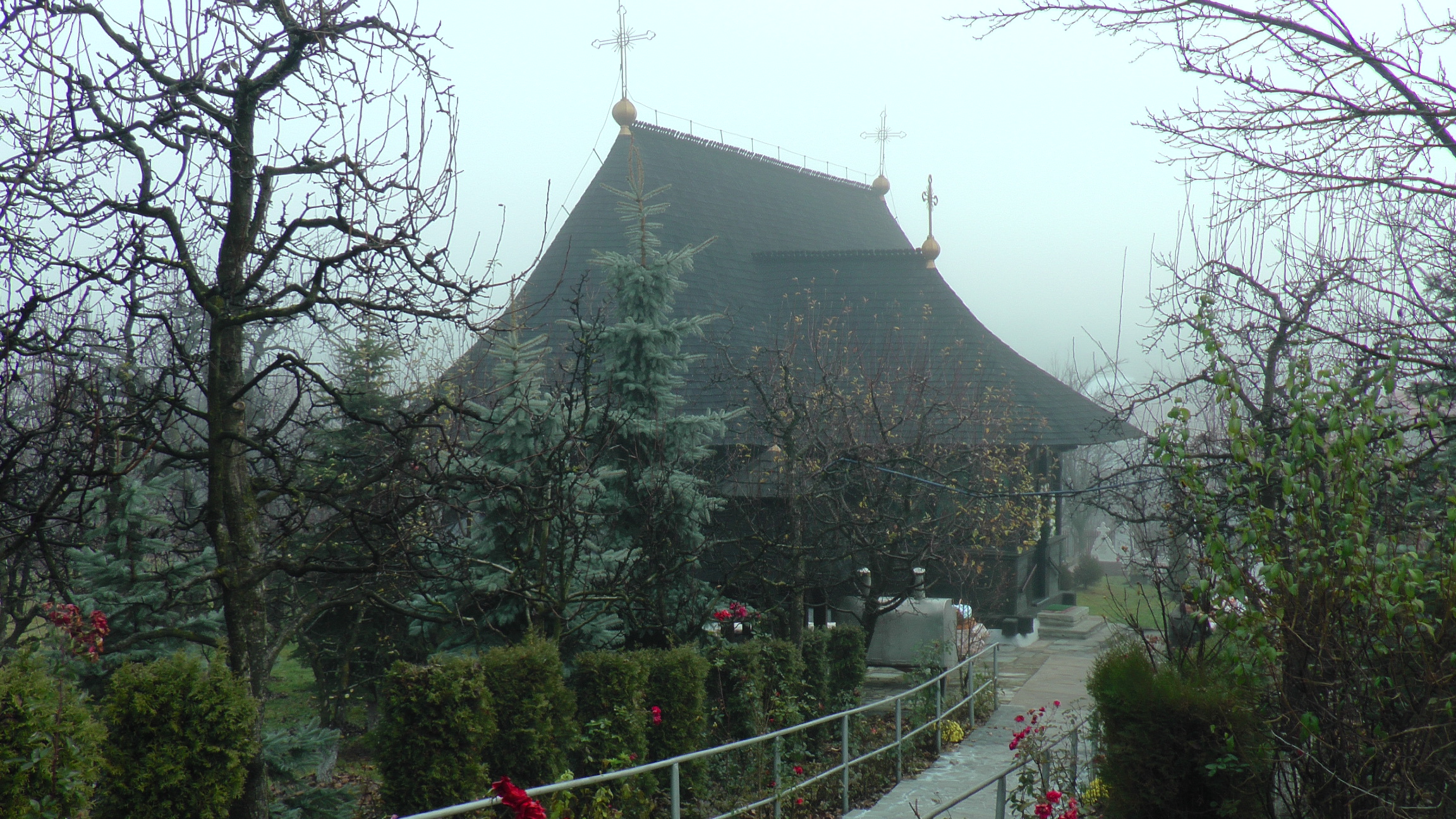 Sfinţii Mari Mucenici Mercurie şi Ecaterina, cinstiţi la biserica voievodală din Rădăşeni