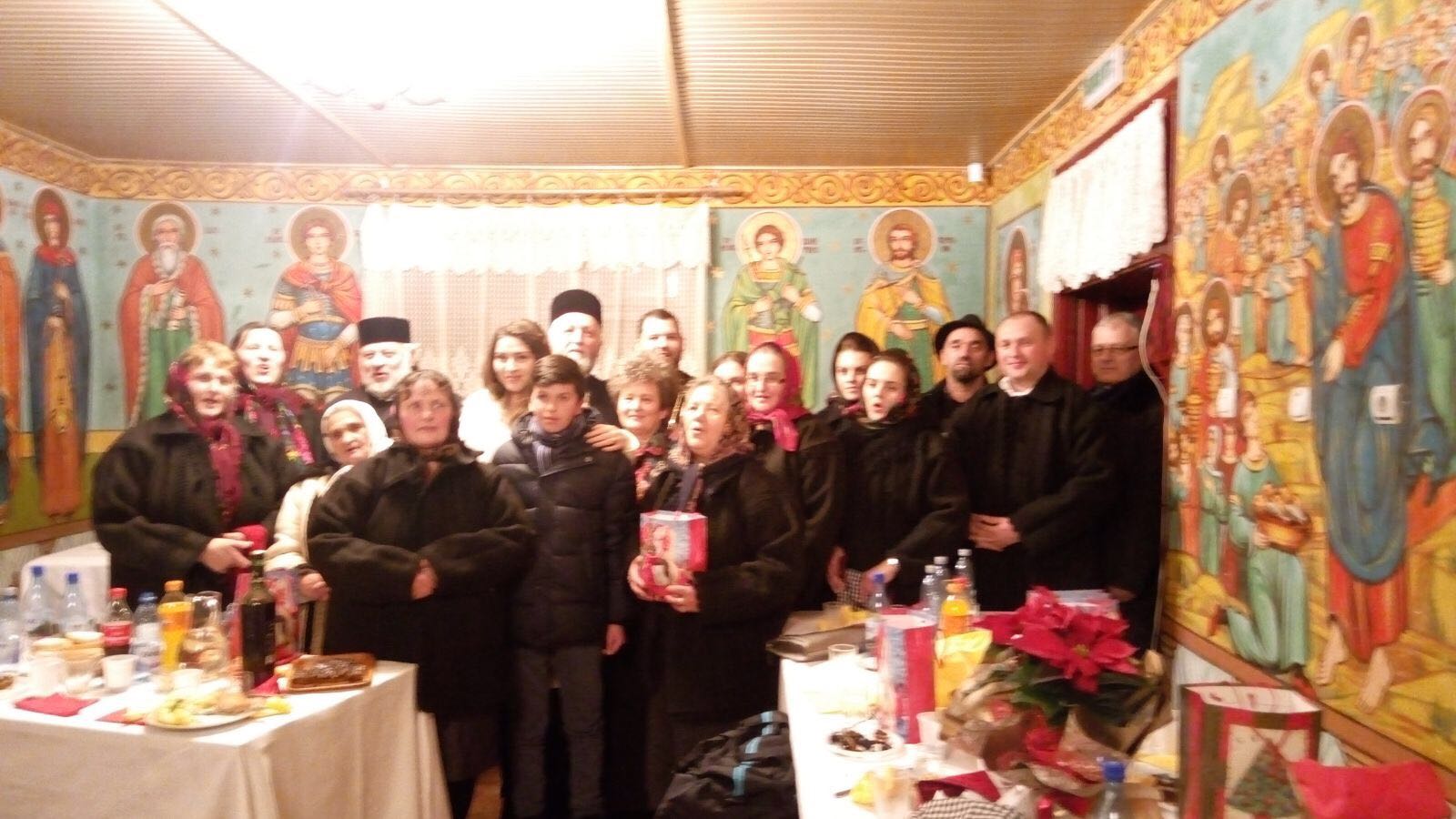 Sfântul Nicolae serbat de sute de credincioşi la poalele Cozlei