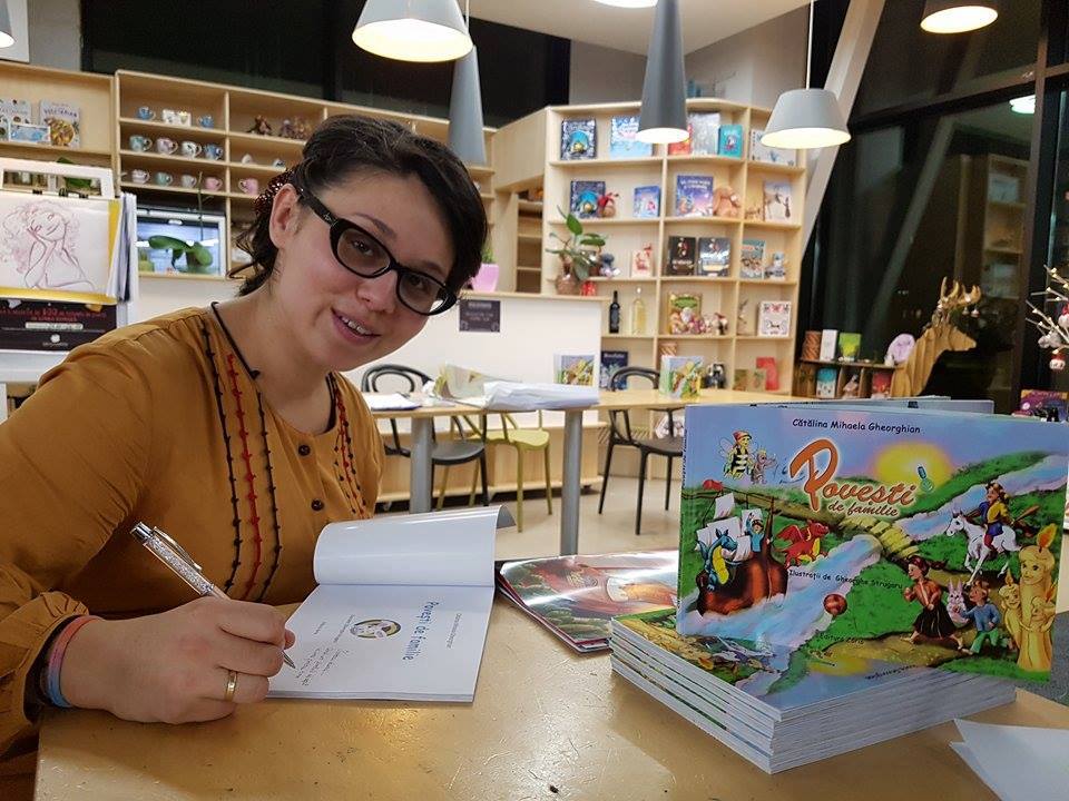 Volumul „Povești de familie” a fost lansat la Iași