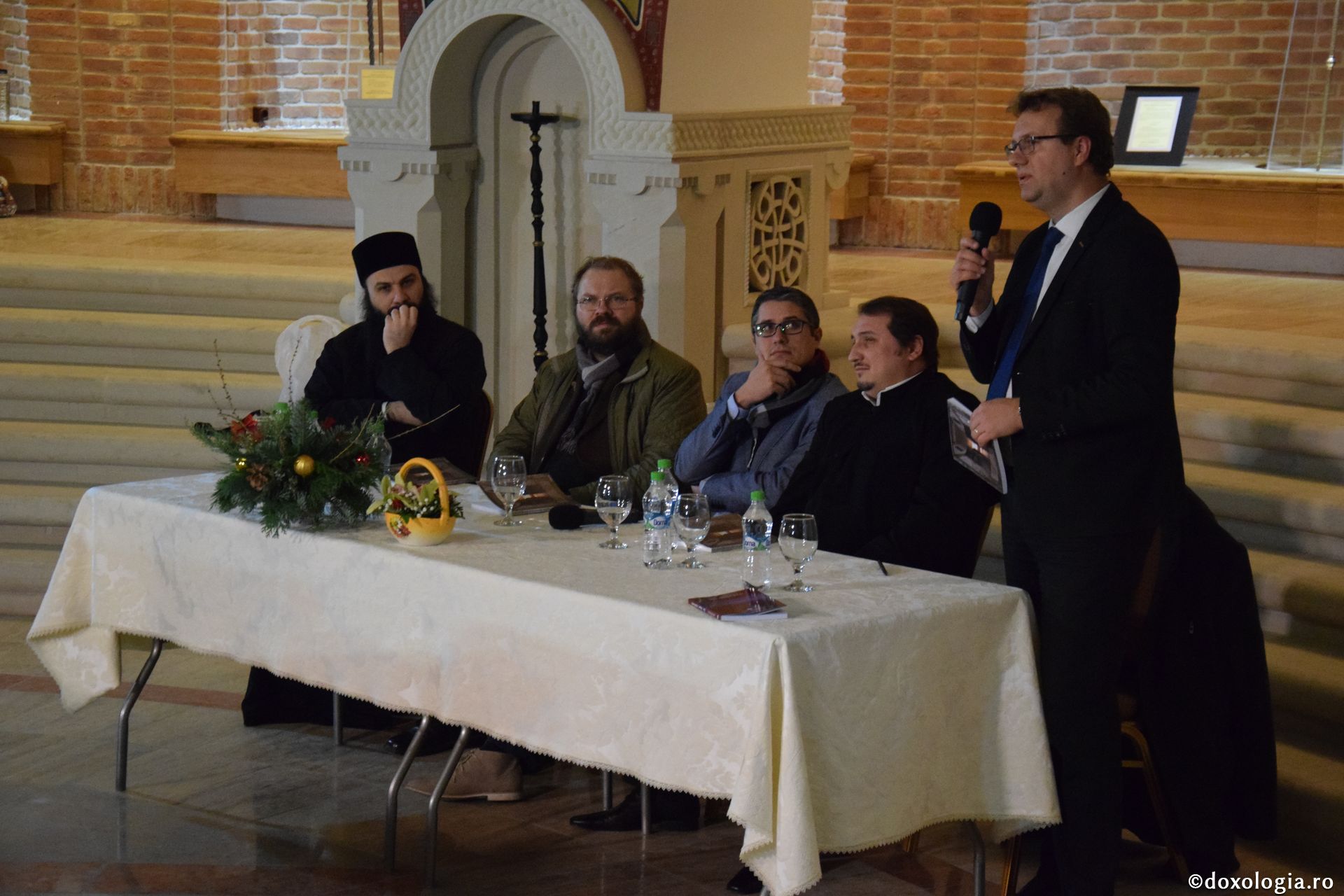 Lansare de carte despre clerici şi mireni mărturisitori din Arhiepiscopia Iașilor