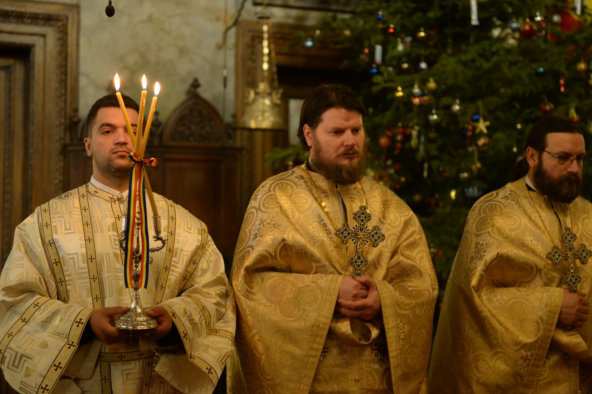 IPS Mitropolit Teofan: „Peştera Betleemului se defineşte prin simplitate, prin bunătate, prin onestitate, prin rugăciune”