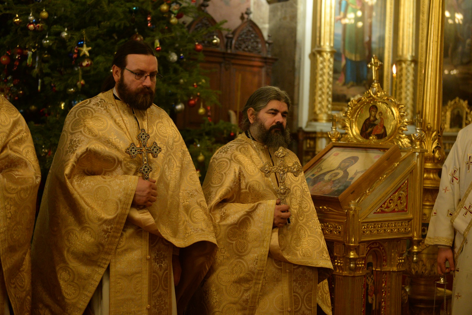 IPS Mitropolit Teofan: „Peştera Betleemului se defineşte prin simplitate, prin bunătate, prin onestitate, prin rugăciune”