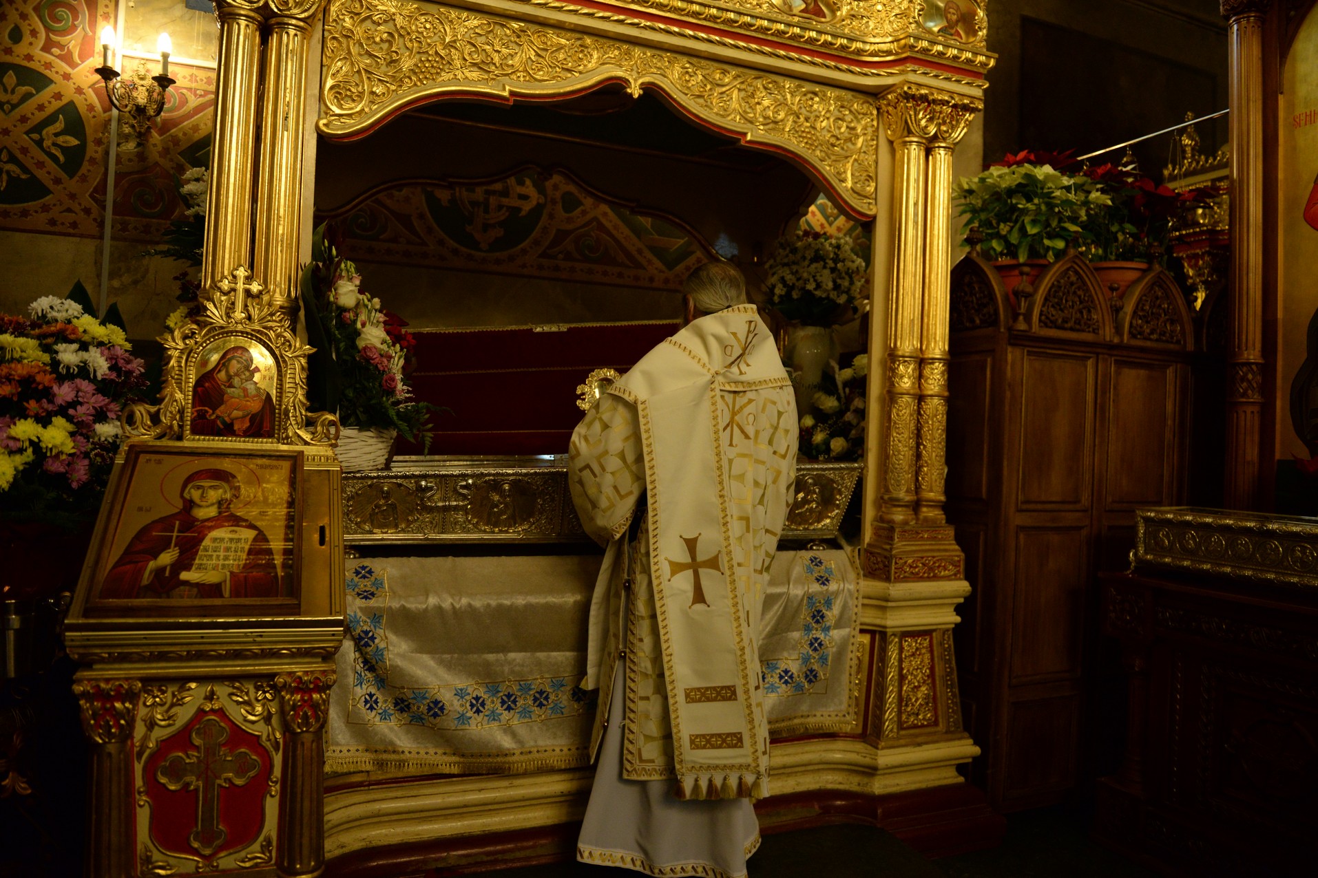 IPS Mitropolit Teofan: „Peştera Betleemului se defineşte prin simplitate, prin bunătate, prin onestitate, prin rugăciune”