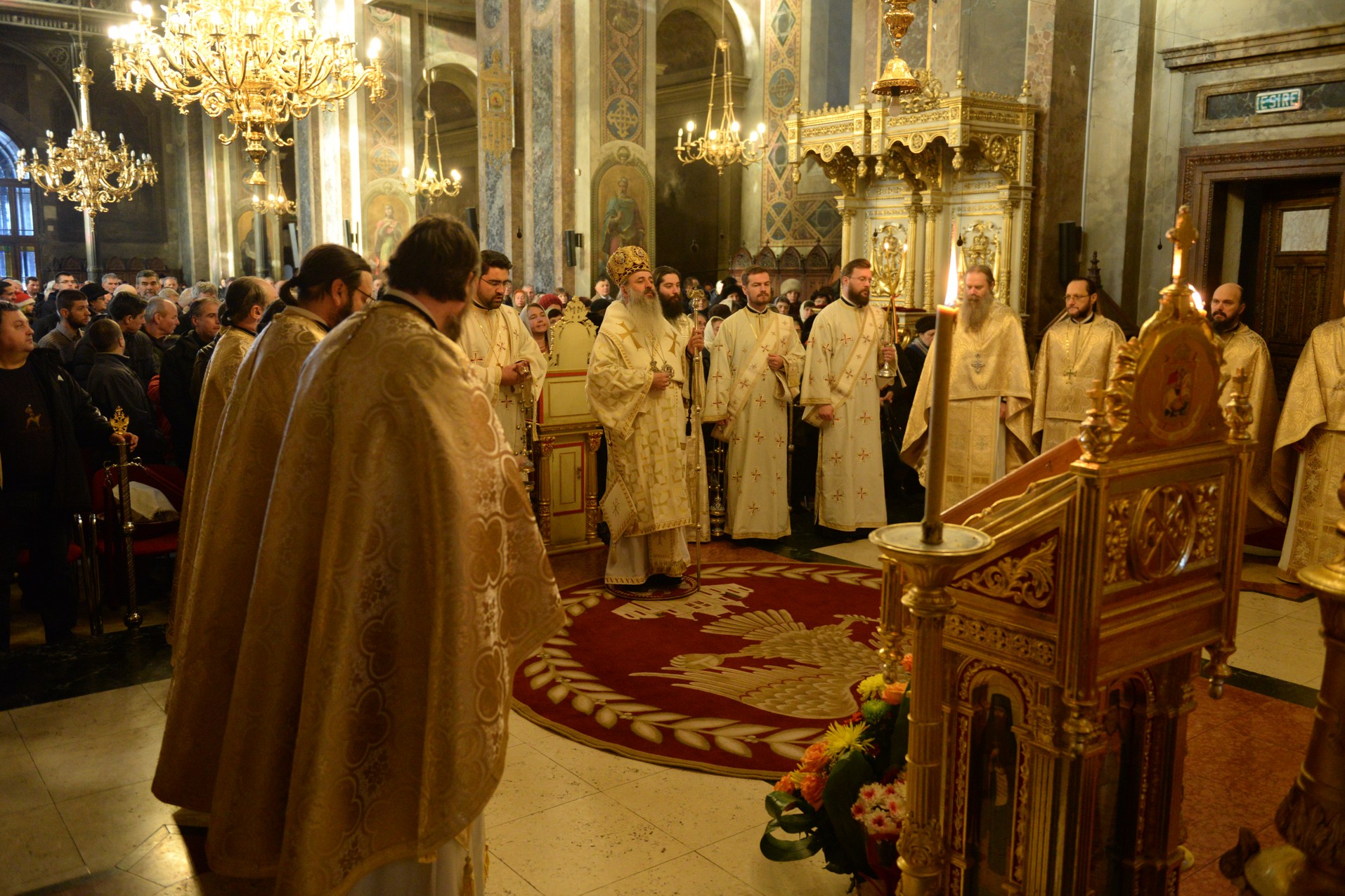 IPS Mitropolit Teofan: „Peştera Betleemului se defineşte prin simplitate, prin bunătate, prin onestitate, prin rugăciune”