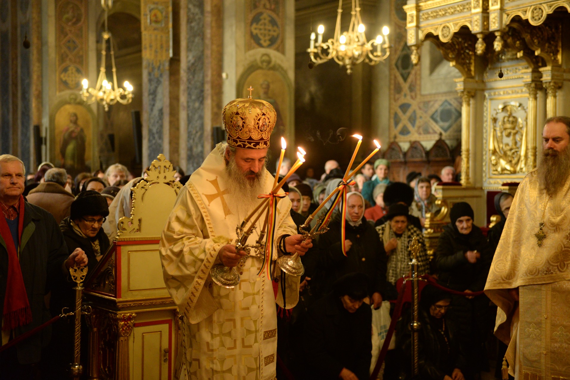 IPS Mitropolit Teofan: „Peştera Betleemului se defineşte prin simplitate, prin bunătate, prin onestitate, prin rugăciune”