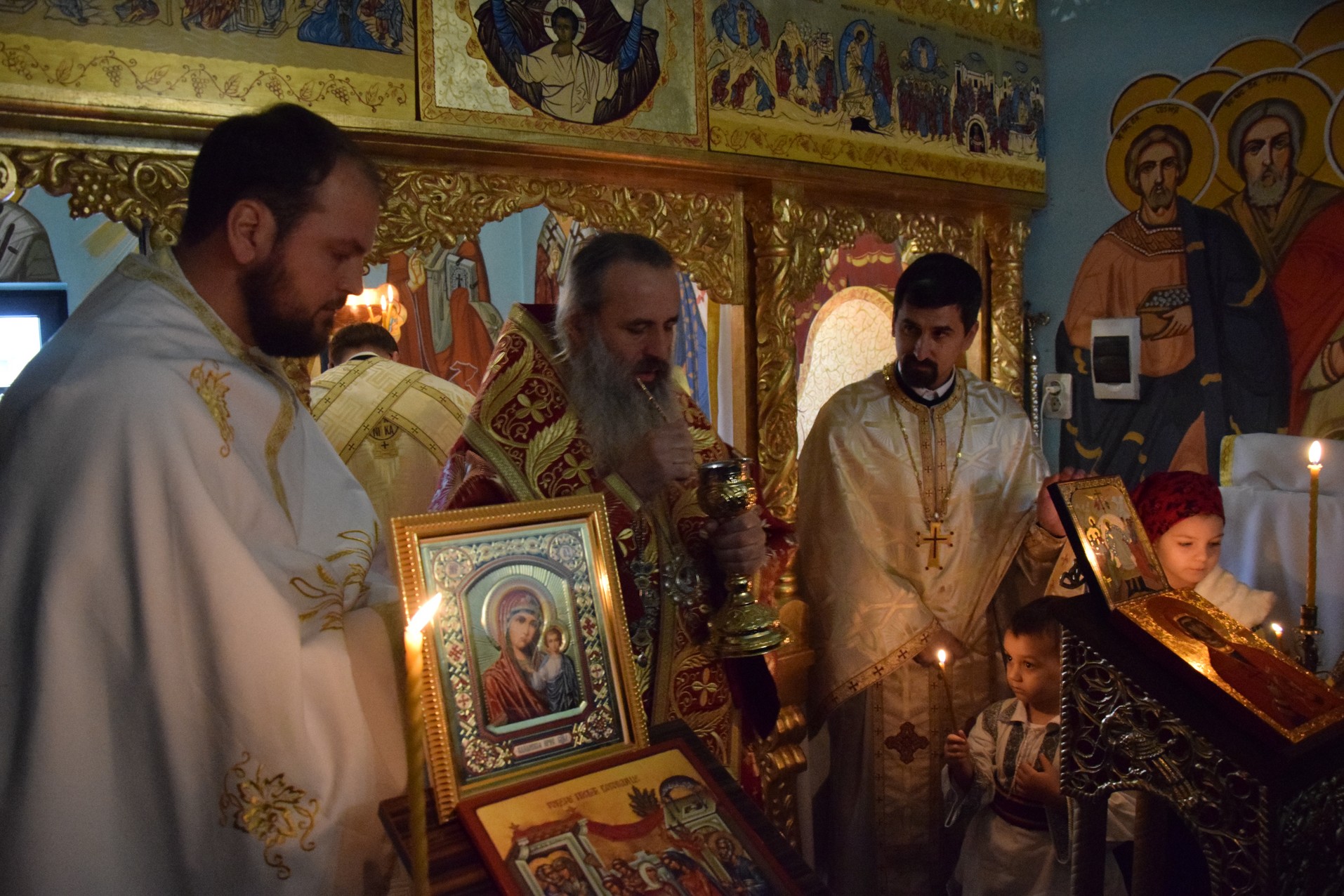 IPS Mitropolit Teofan a slujit Sfânta Liturghie la Capela Maternității „Elena Doamna” din Iași IPS Mitropolit Teofan a slujit Sfânta Liturghie la Capela Maternității „Elena Doamna” din Iași