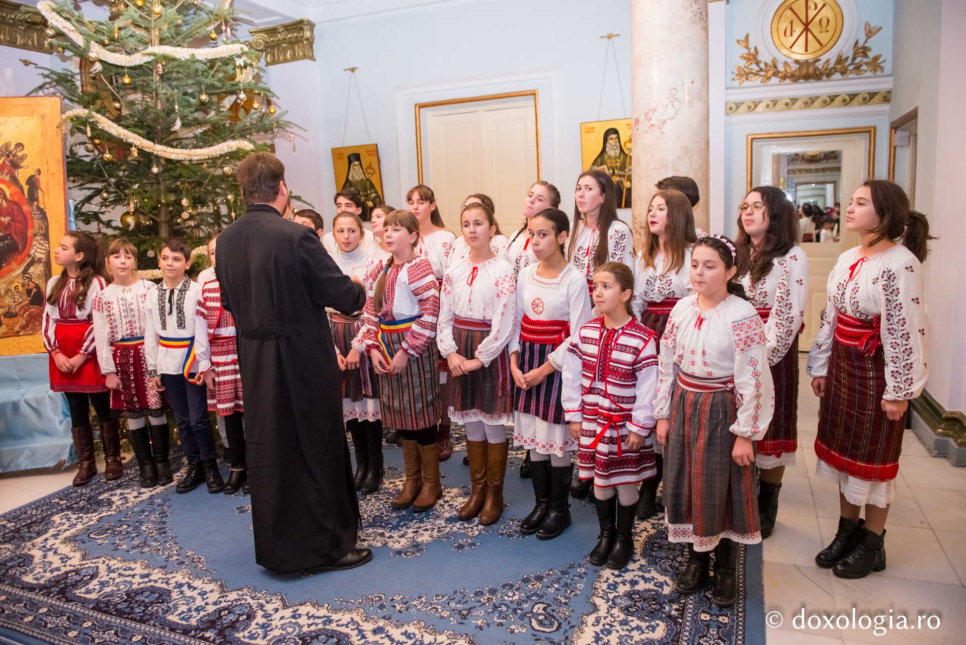 Colindători la Reședința Mitropolitană 2017 – Parohia „Sfinţii Voievozi” Moşna