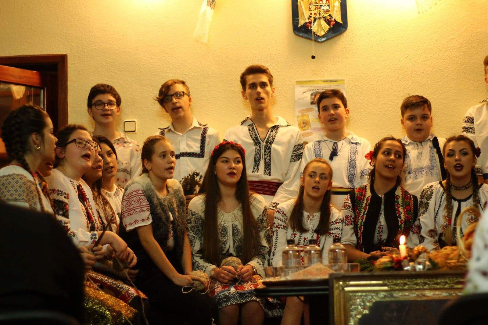 „Miracolul Crăciunului“ la Colegiul „Mihail Sadoveanu“ din Paşcani