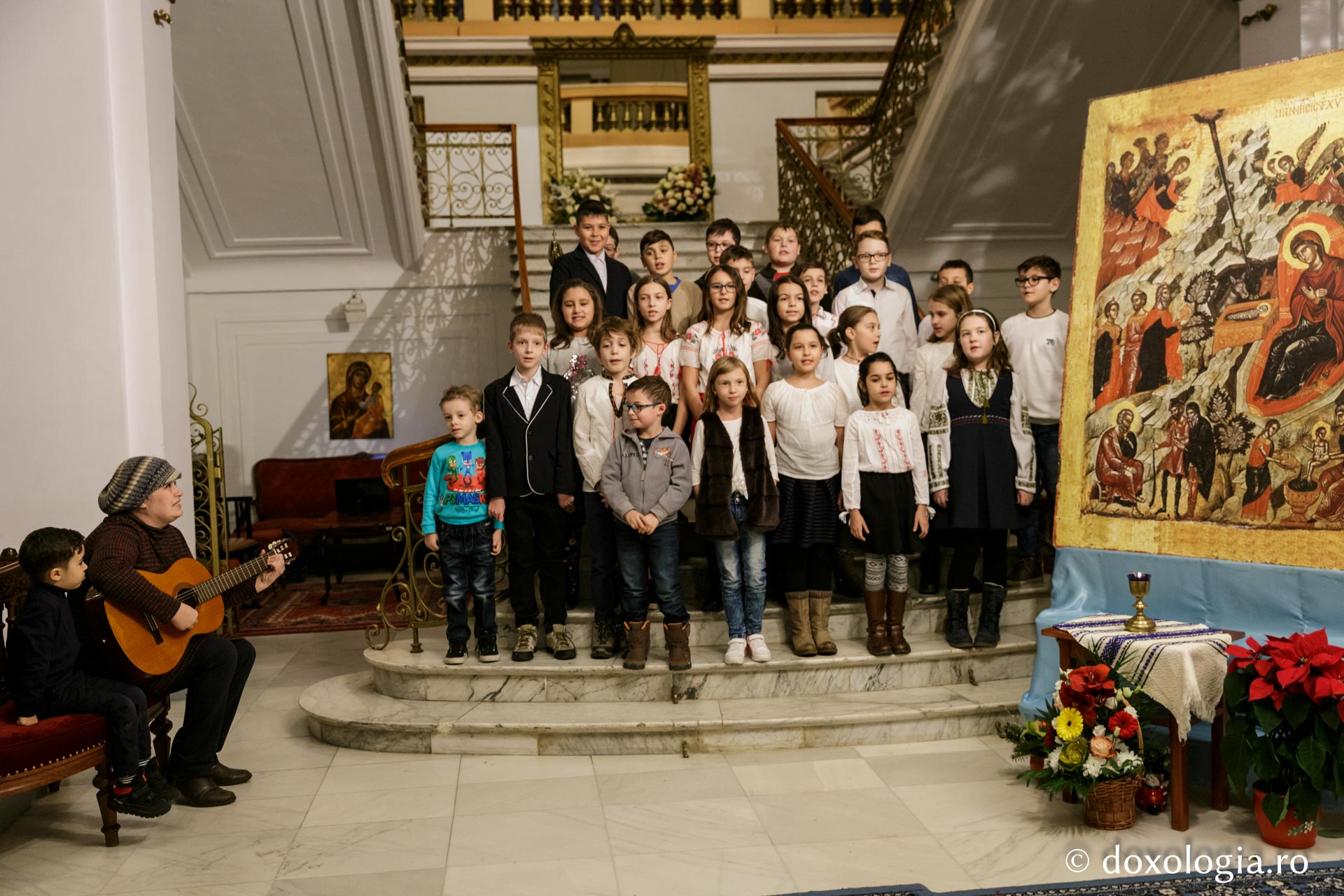 Colindători la Reședința Mitropolitană 2017 – Şcoala „George Călinescu” din Iași